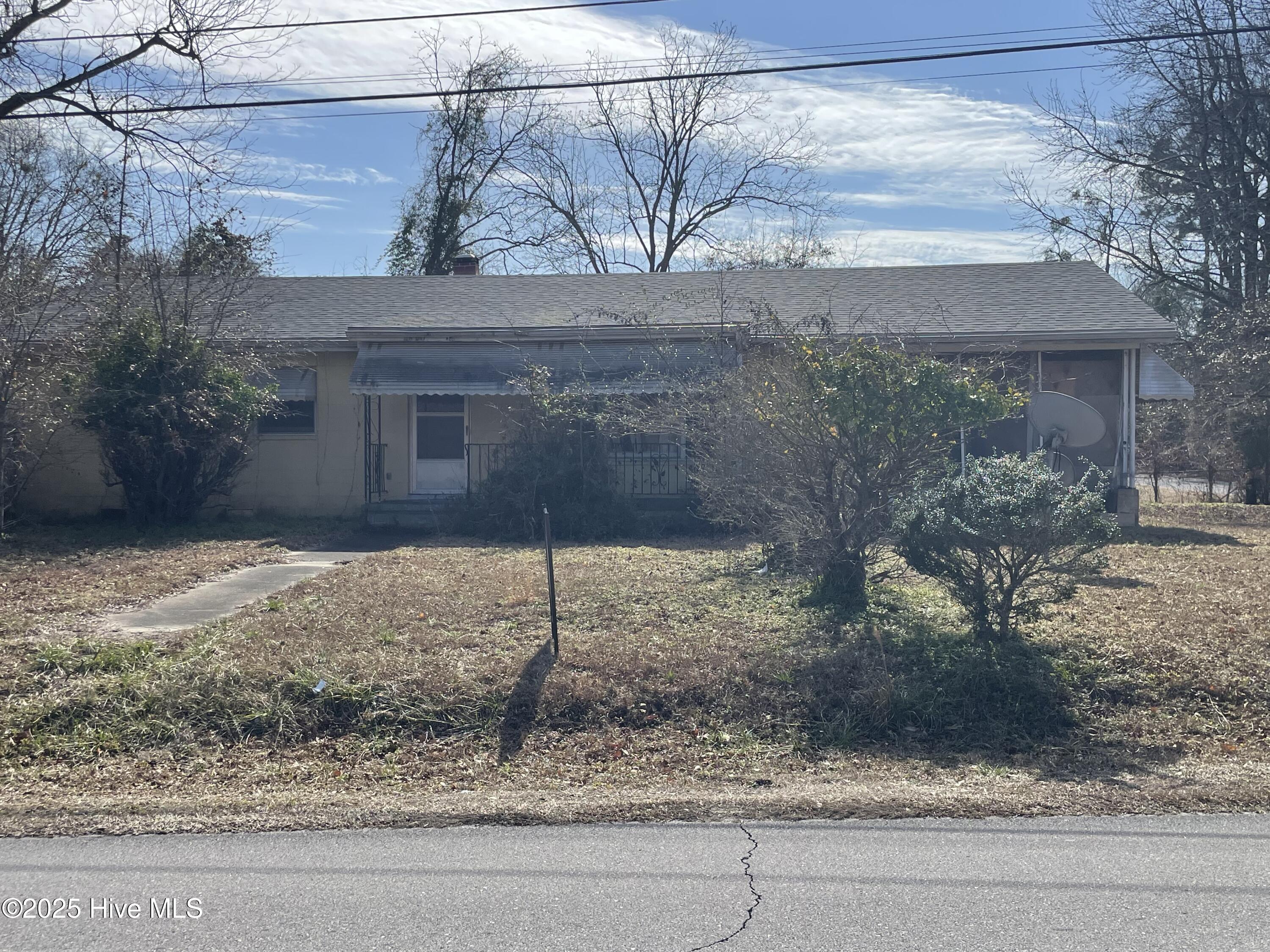 1607 Chestnut Avenue Property Photo 1