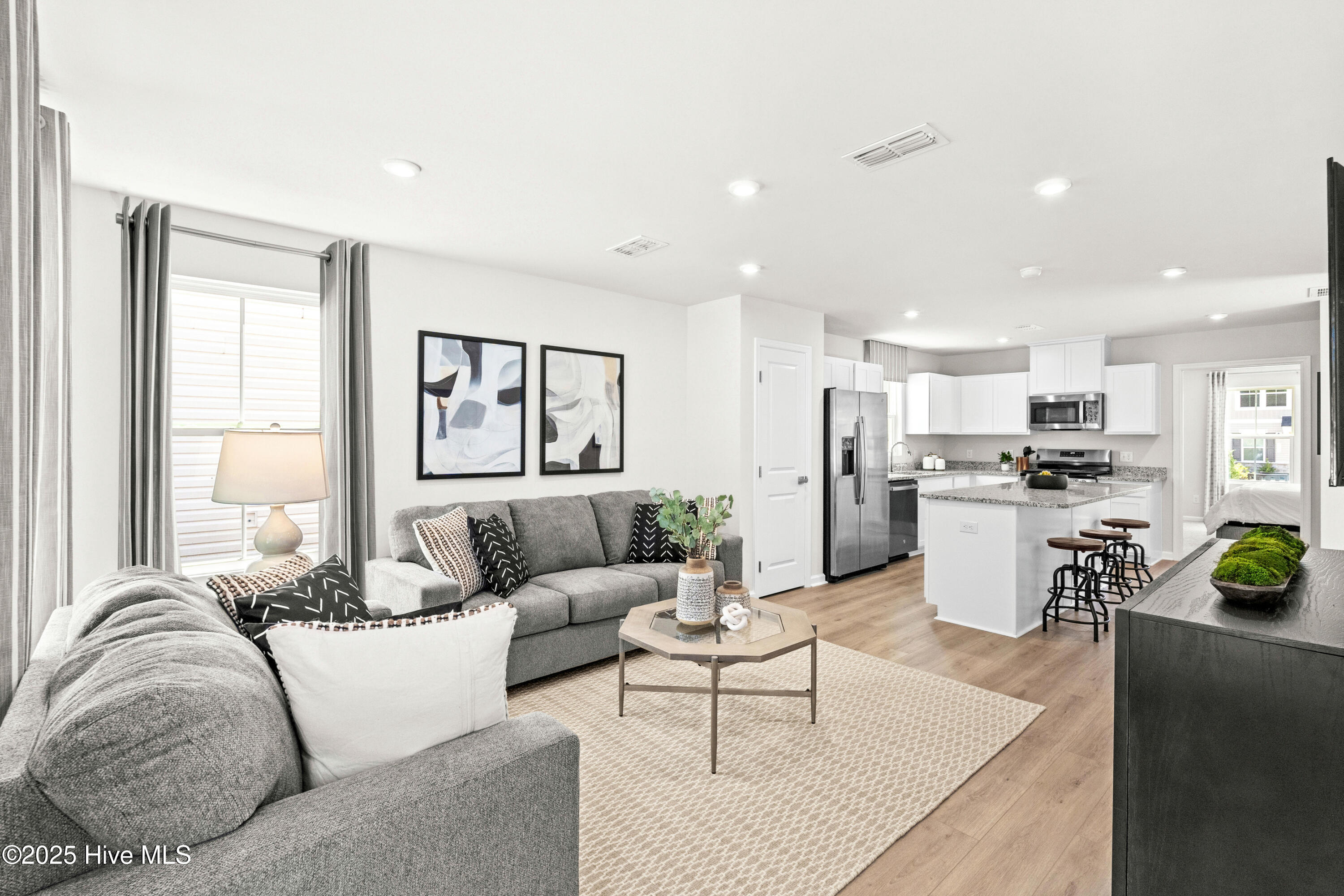 1424 Pine Log Trail Property Photo 3