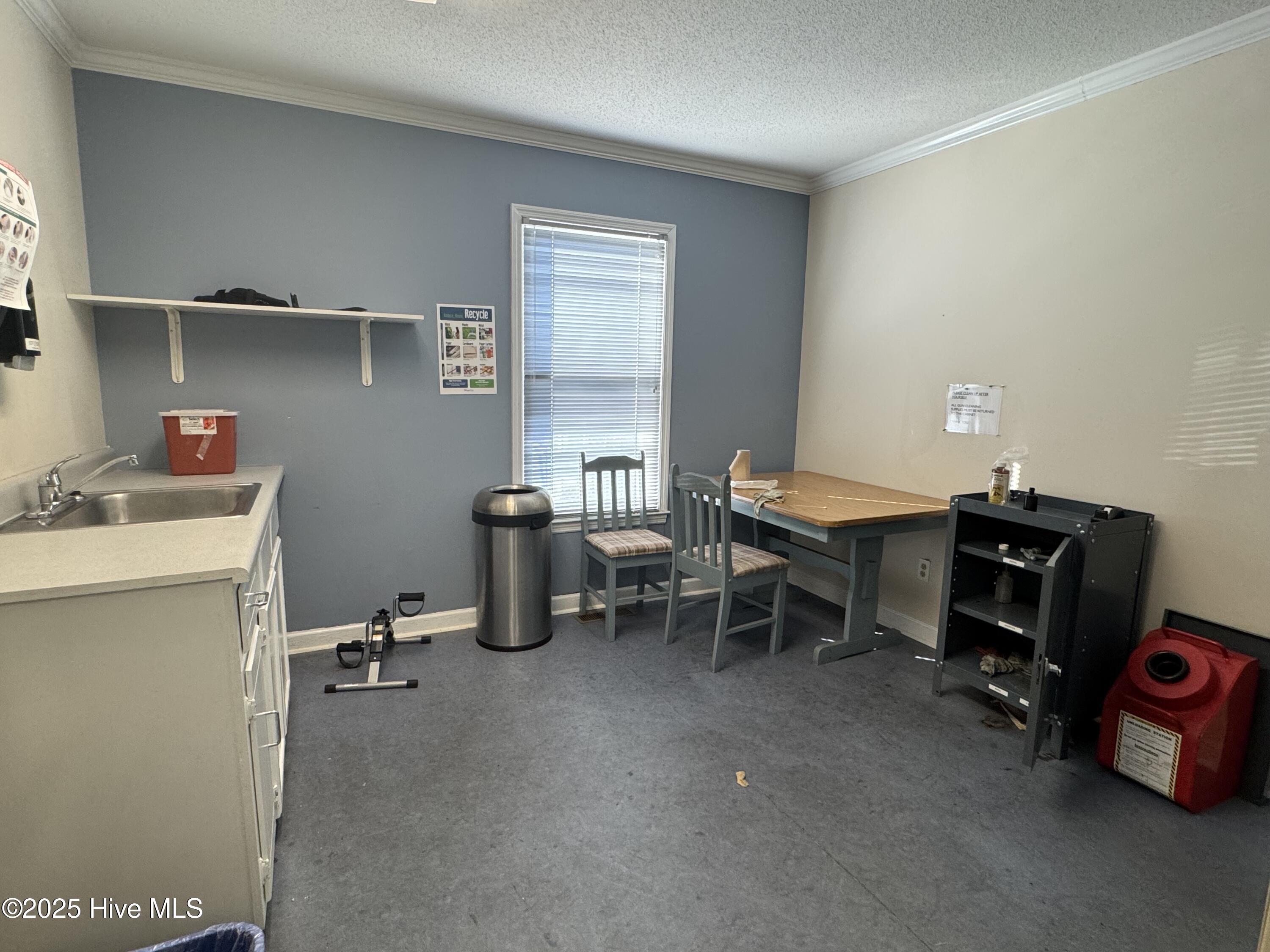 2451 College Road Property Photo 9