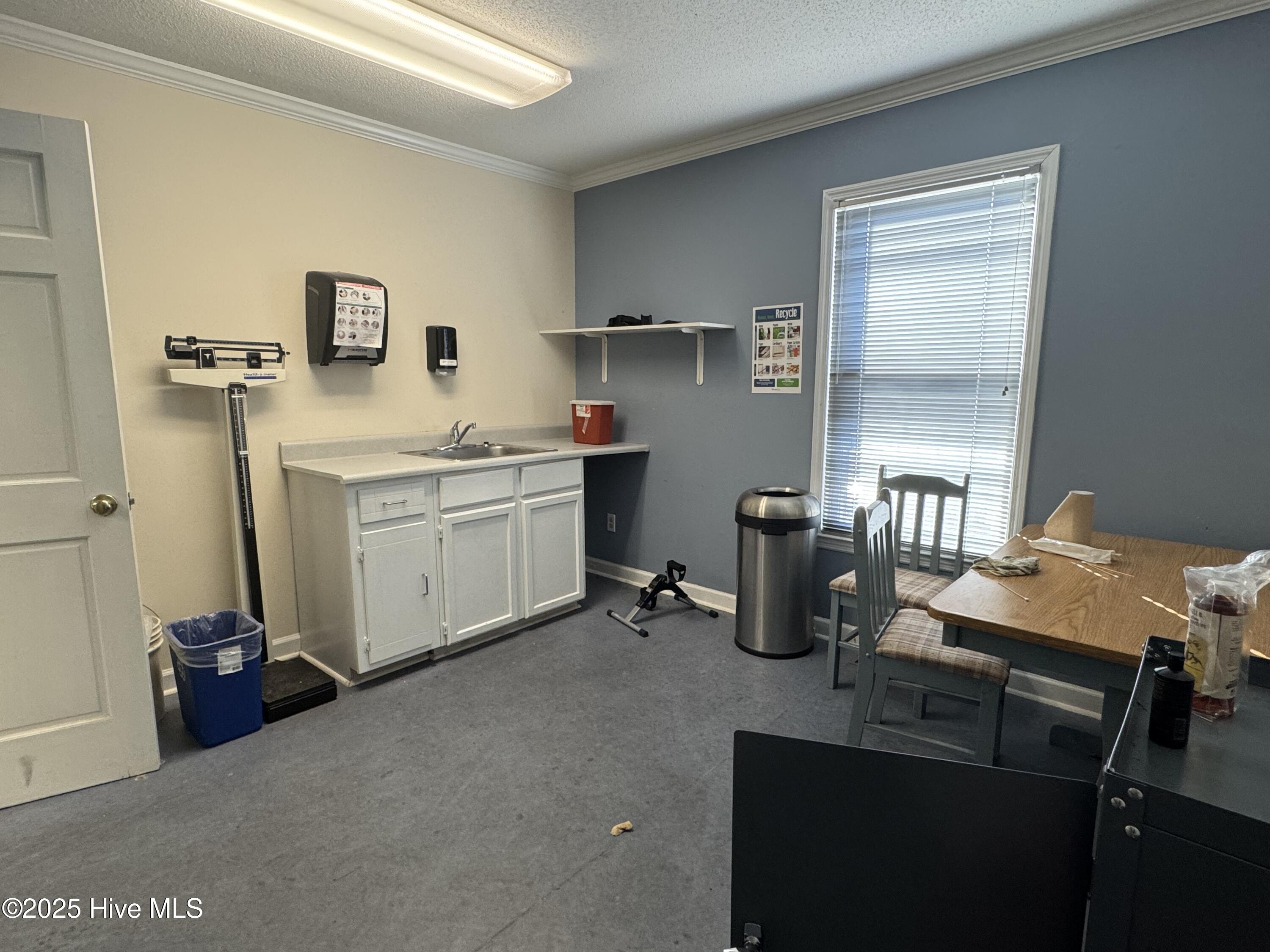 2451 College Road Property Photo 10