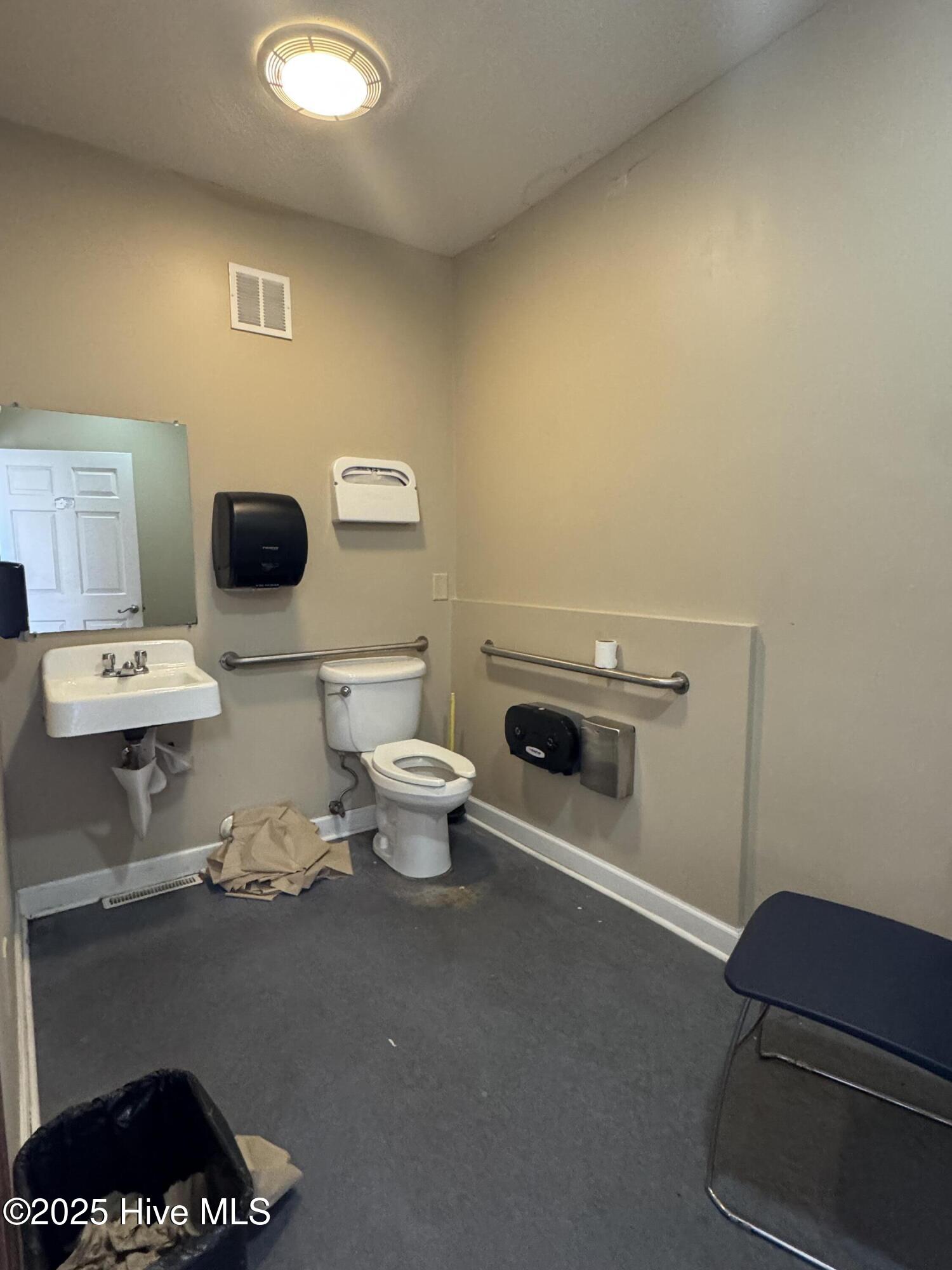 2451 College Road Property Photo 14