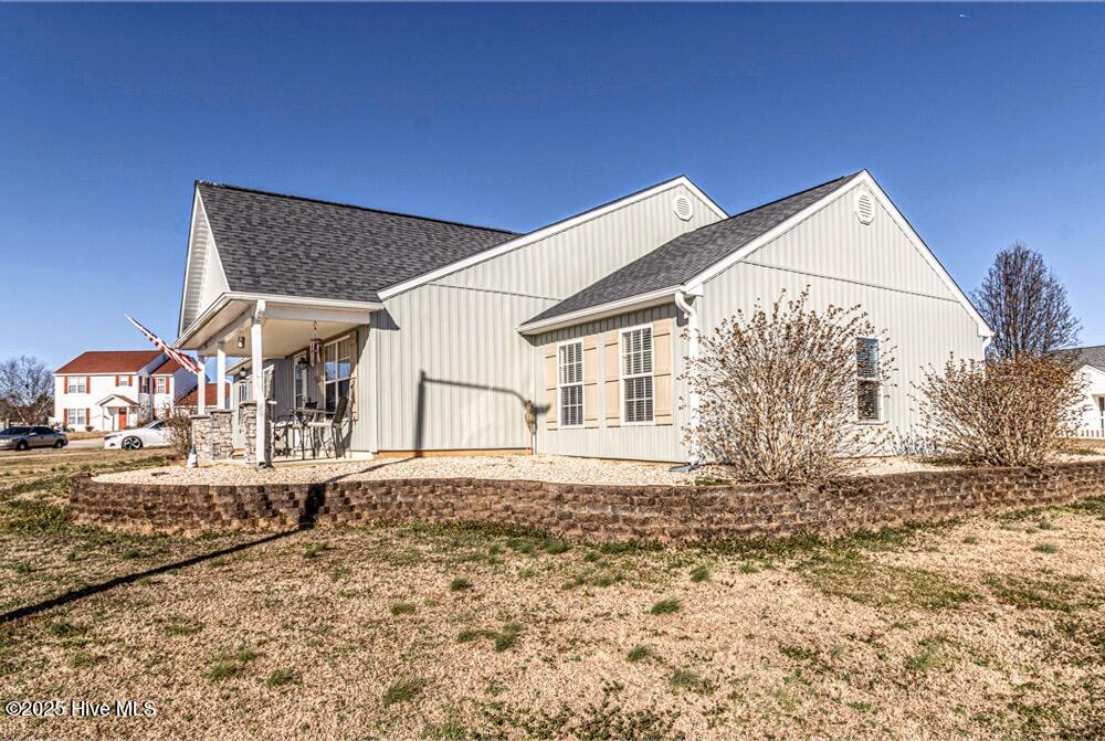 497 Carnation Court Property Photo 4