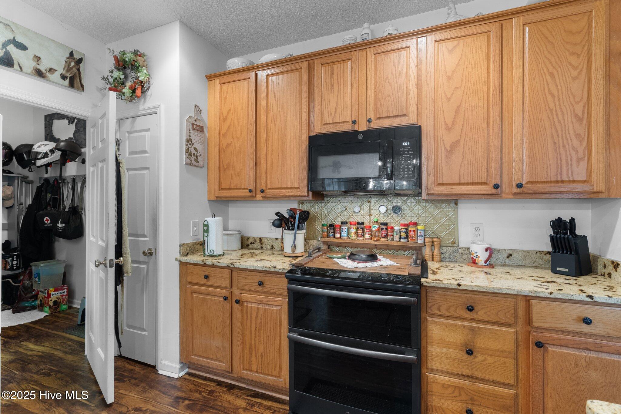 1307 Devonshire Trail Property Photo 24