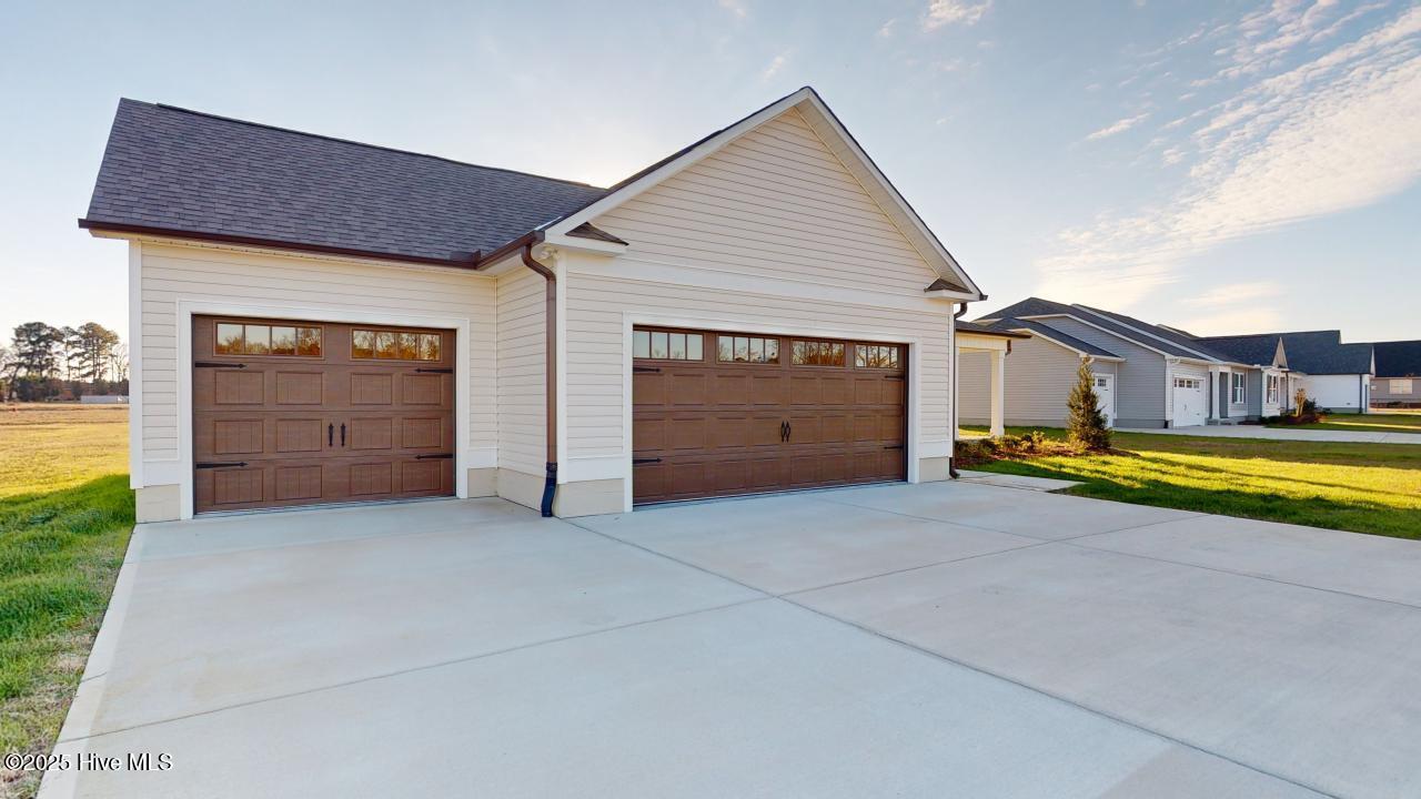 200 Berkshire Drive Property Photo 4