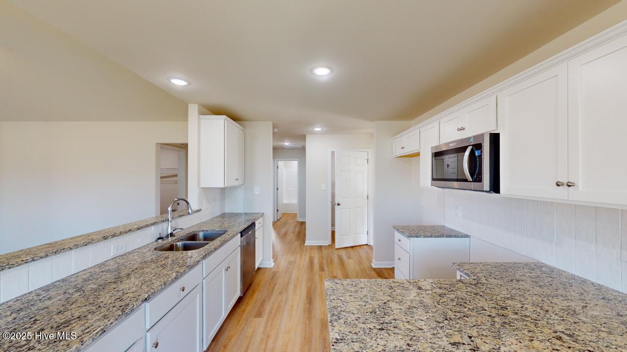 200 Berkshire Drive Property Photo 14