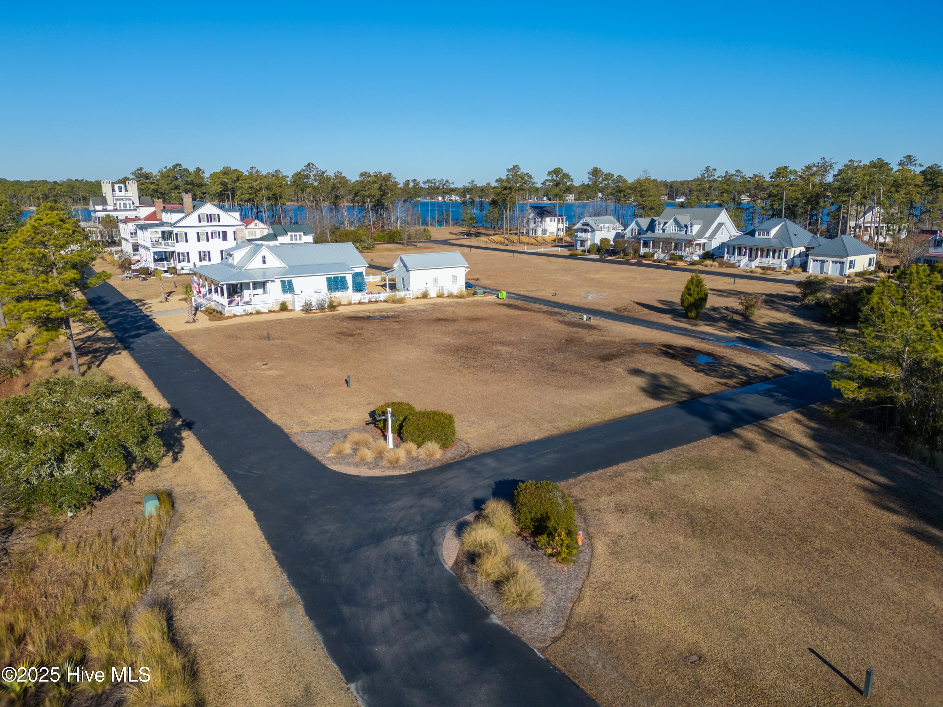 776 E Harborside Drive Property Photo 4