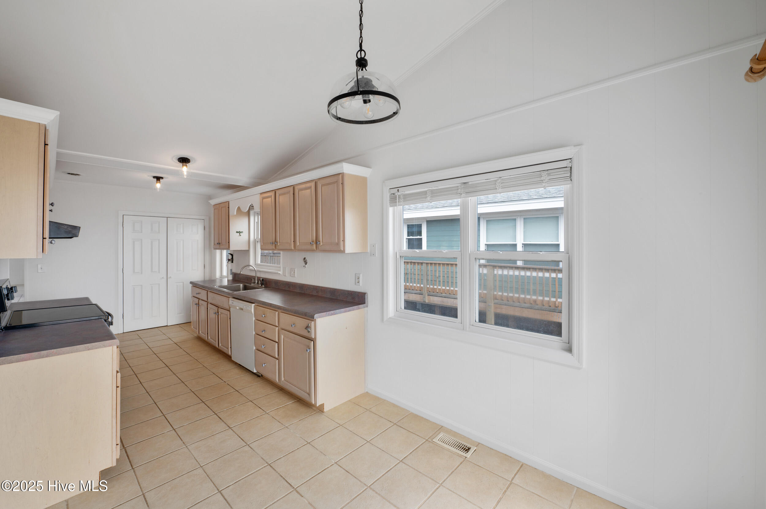 1413 Ocean Boulevard Property Photo 20
