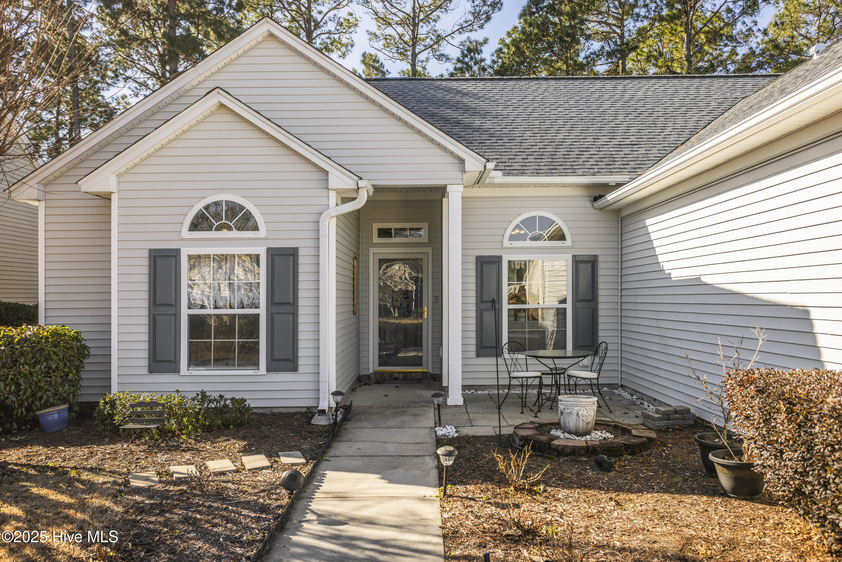 484 Sandpiper Bay Drive Property Photo 2