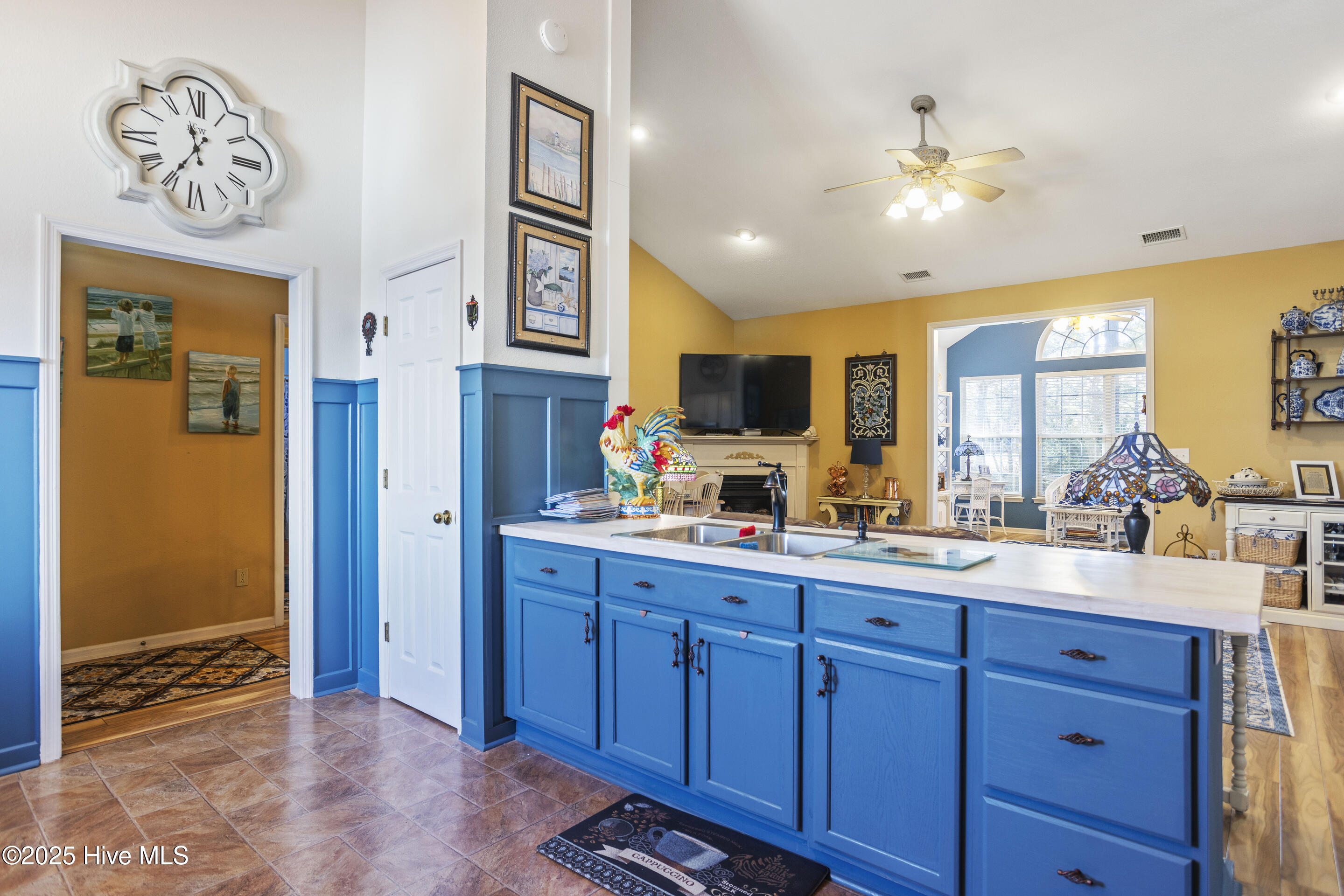 484 Sandpiper Bay Drive Property Photo 11