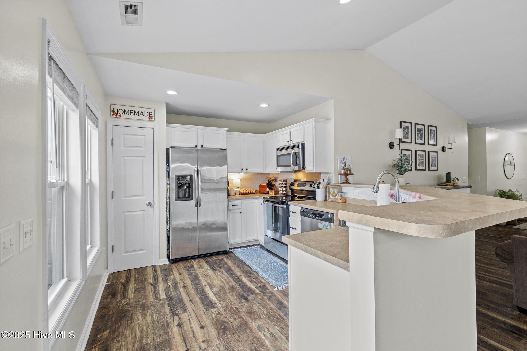 515 Poults Drive Property Photo 12