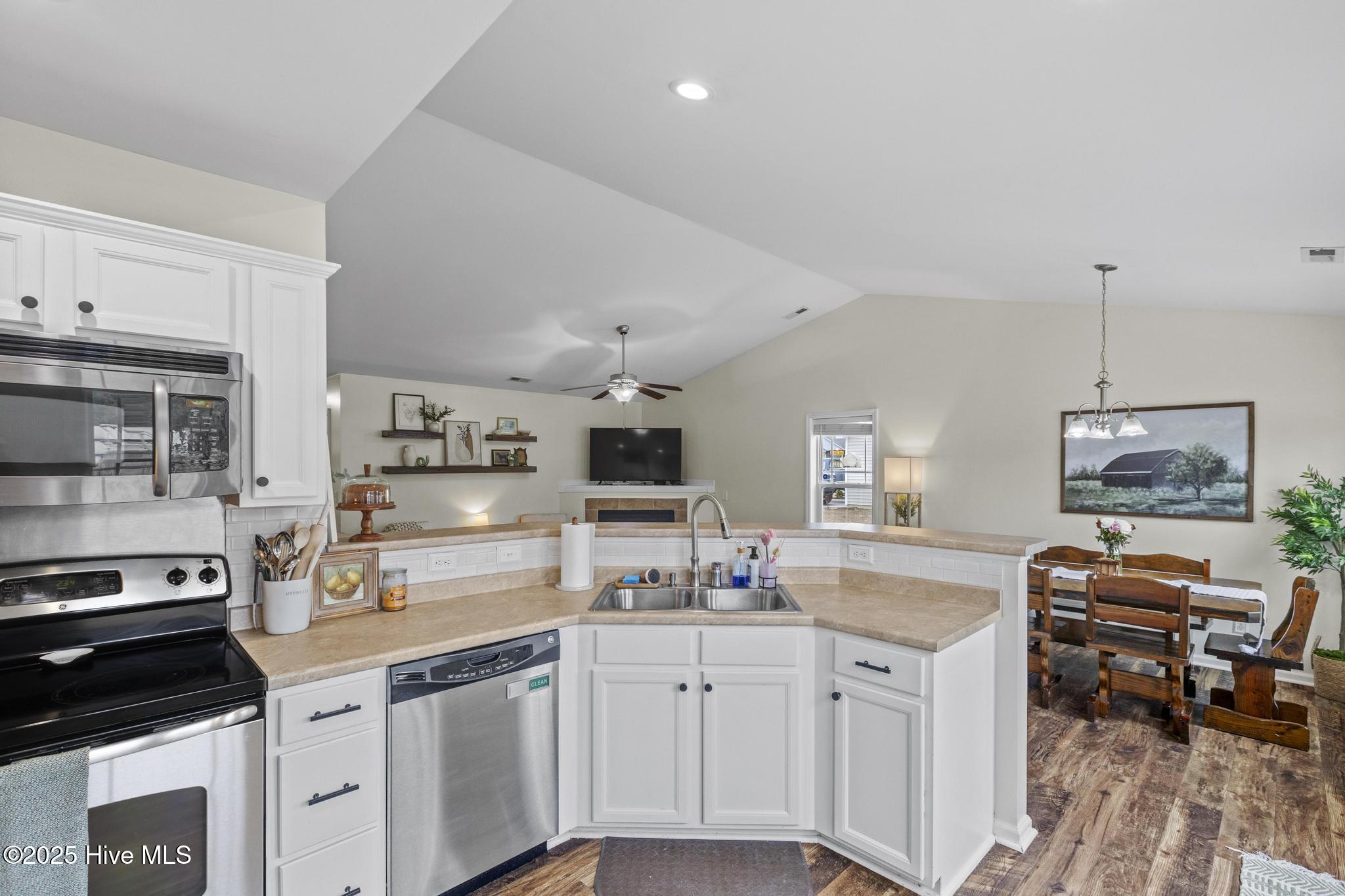 515 Poults Drive Property Photo 13
