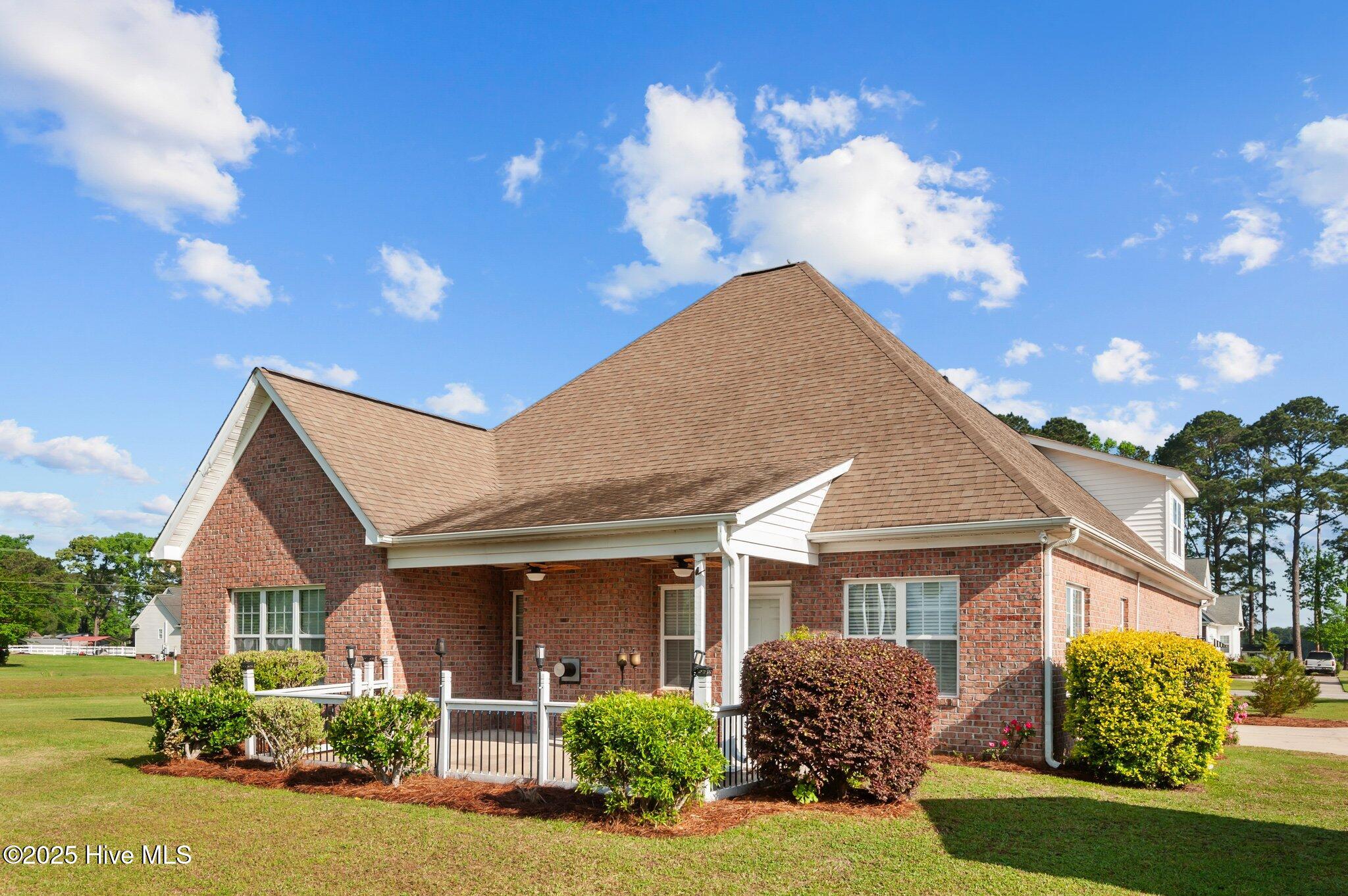 1314 Fox Hollow Drive Property Photo 3