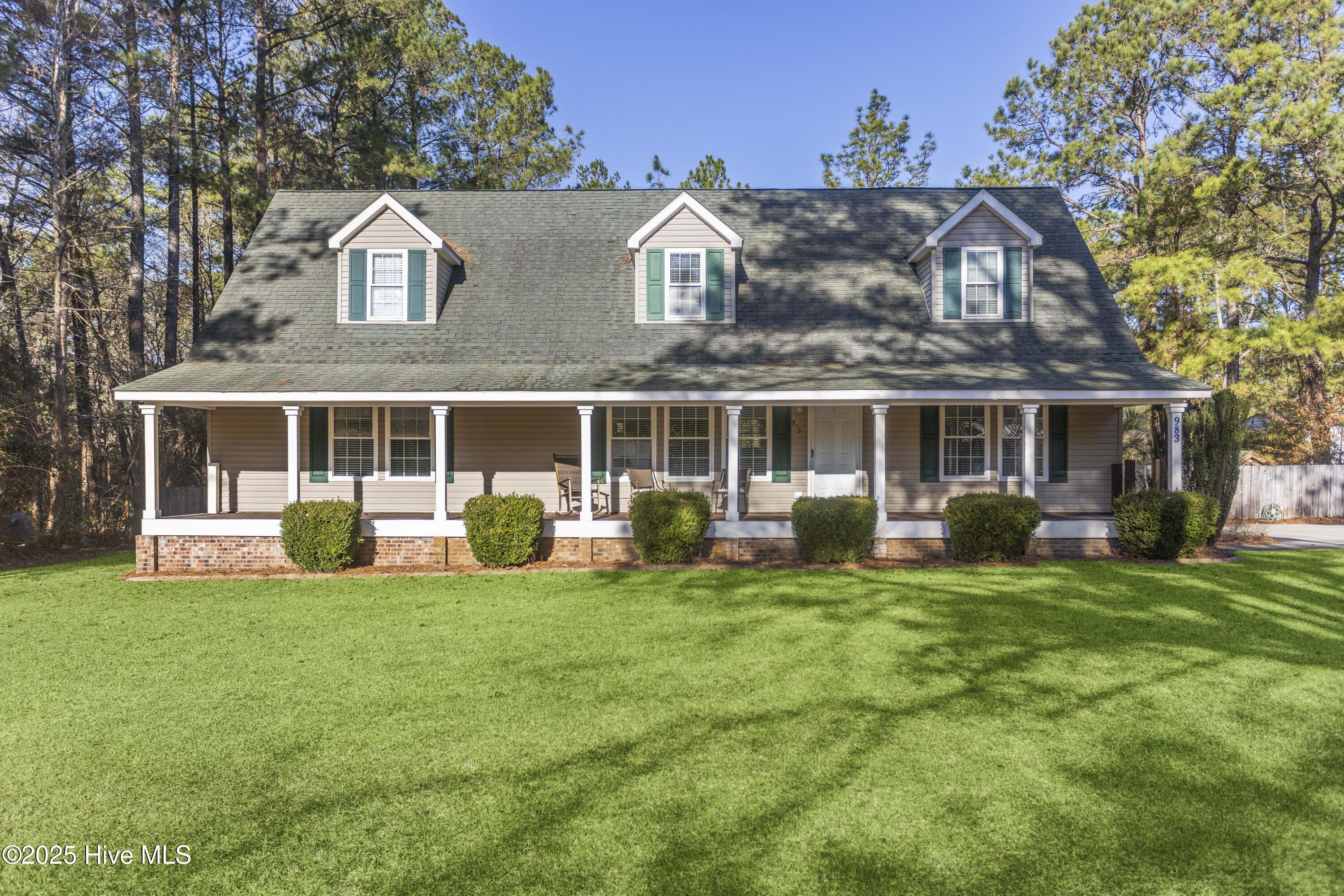 983 Castle Way Property Photo