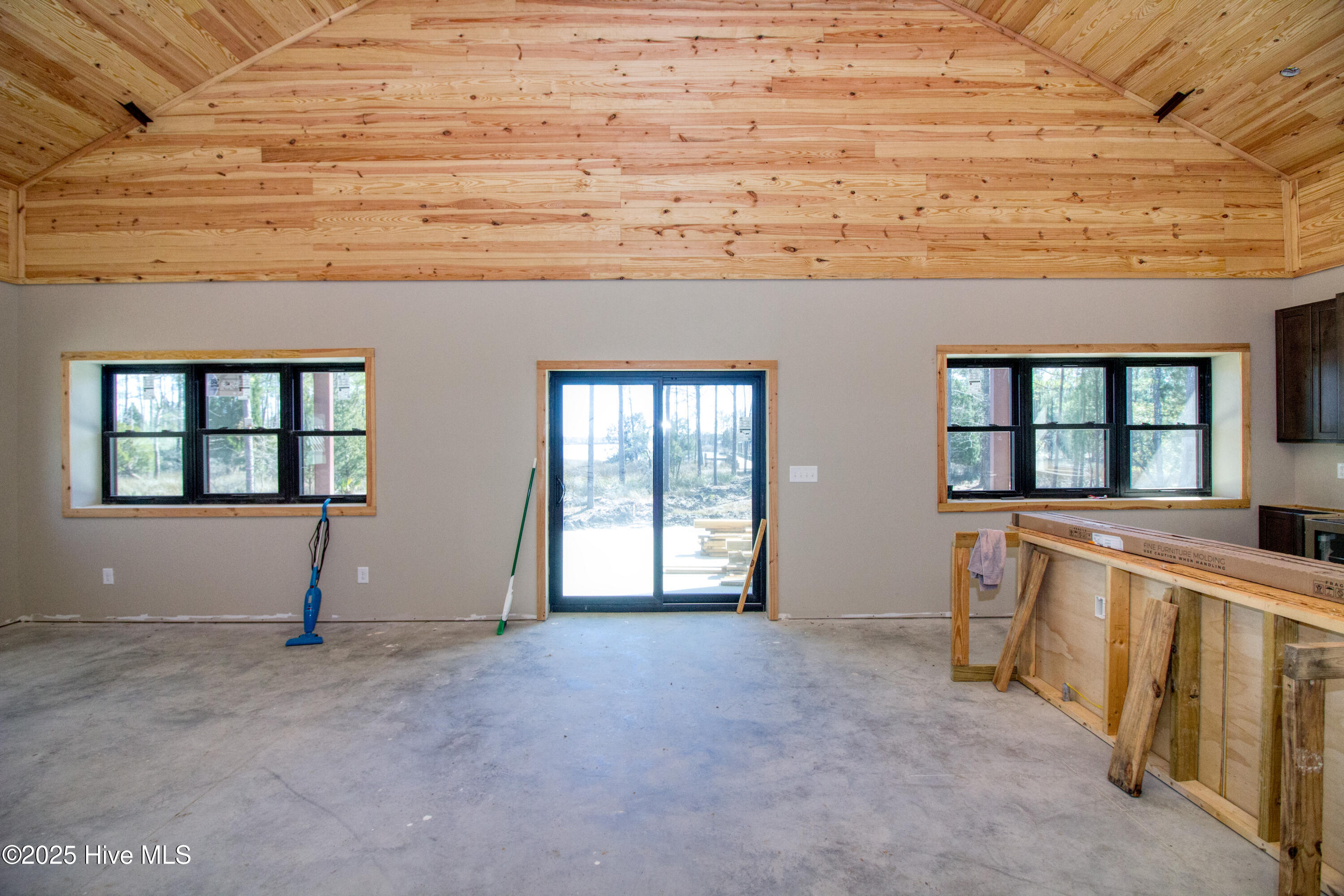 354 Winchester Drive Property Photo 16