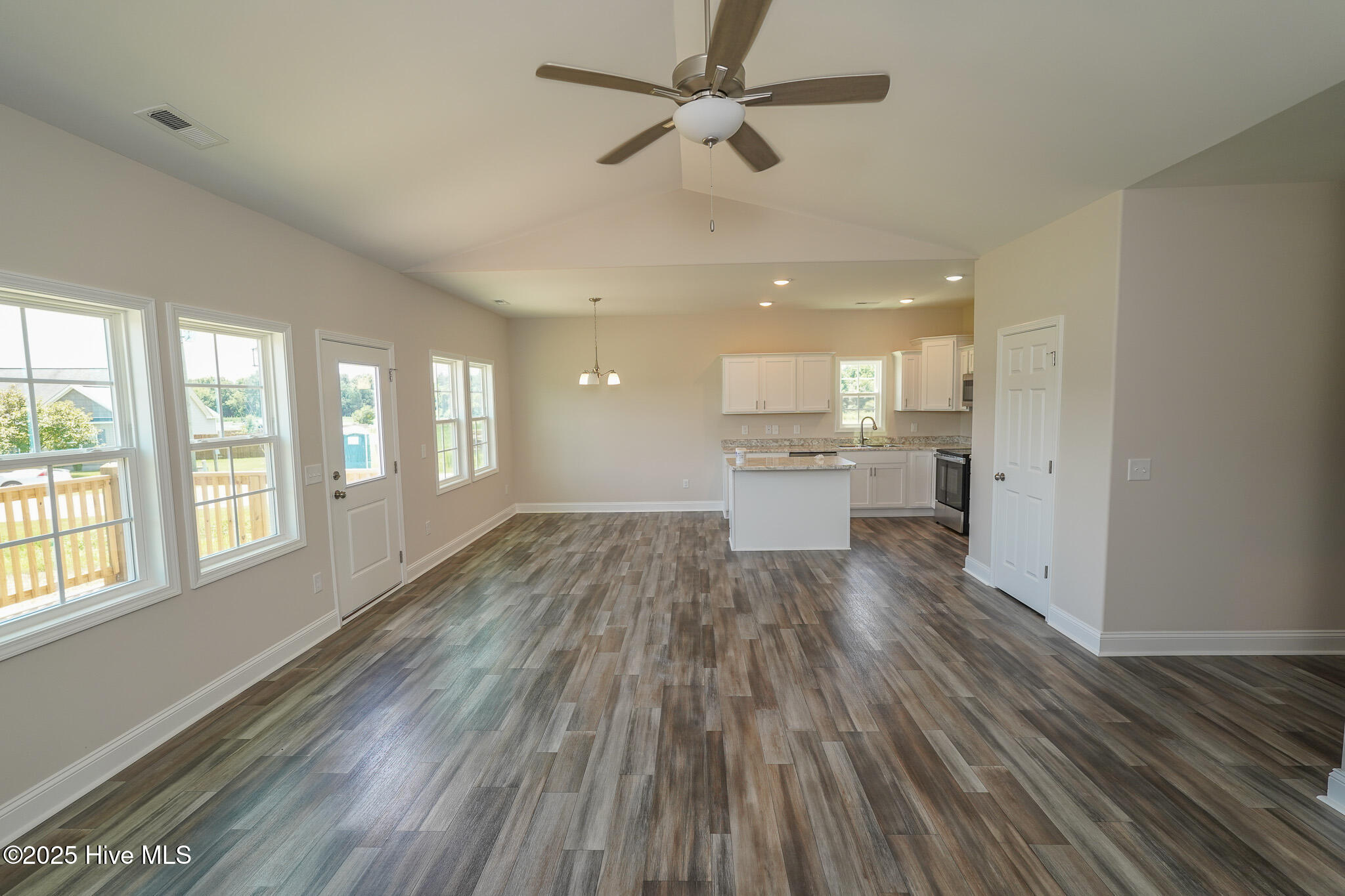 100 Dole Court Property Photo 25