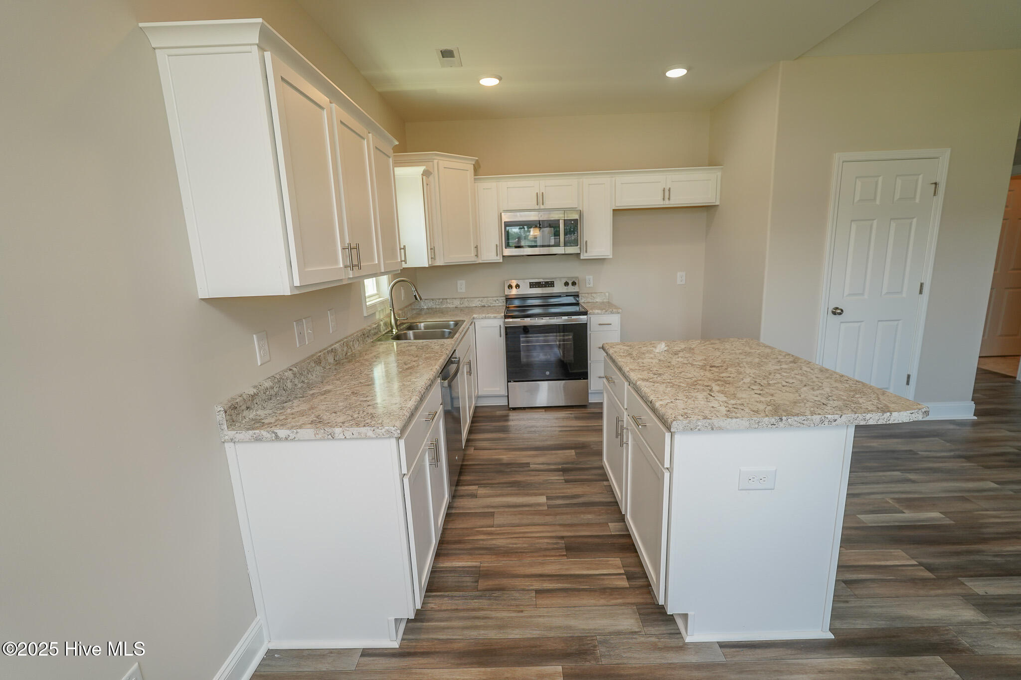 100 Dole Court Property Photo 29