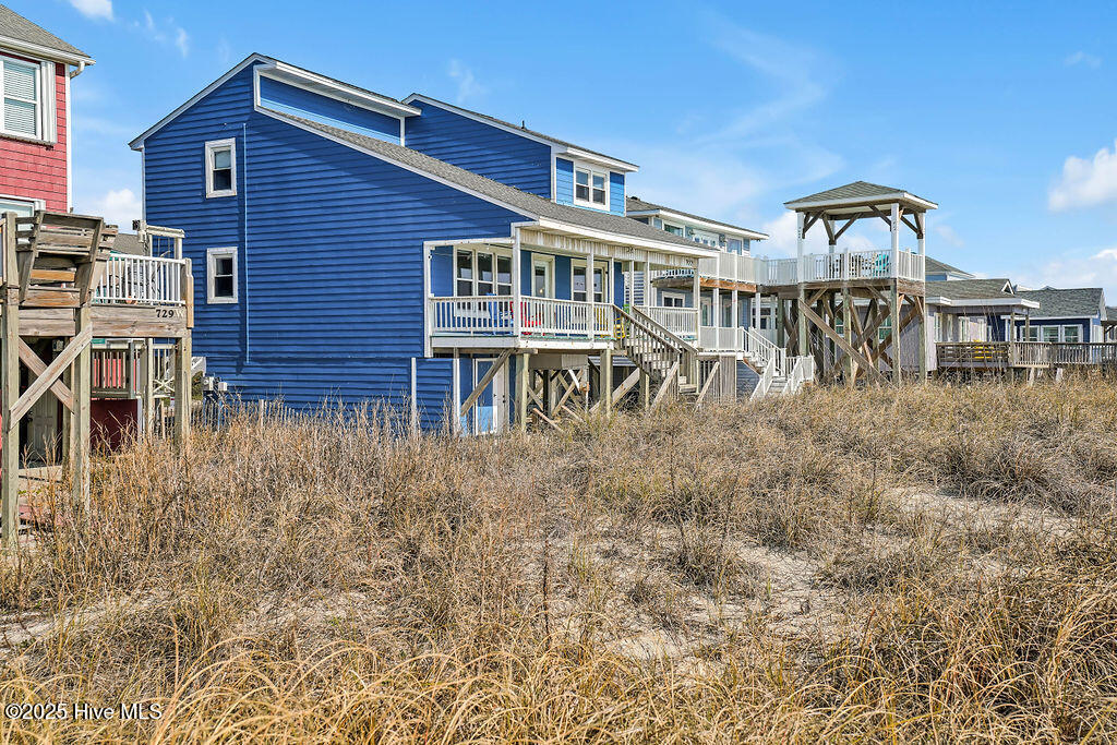 727 W Beach Drive Property Photo 1