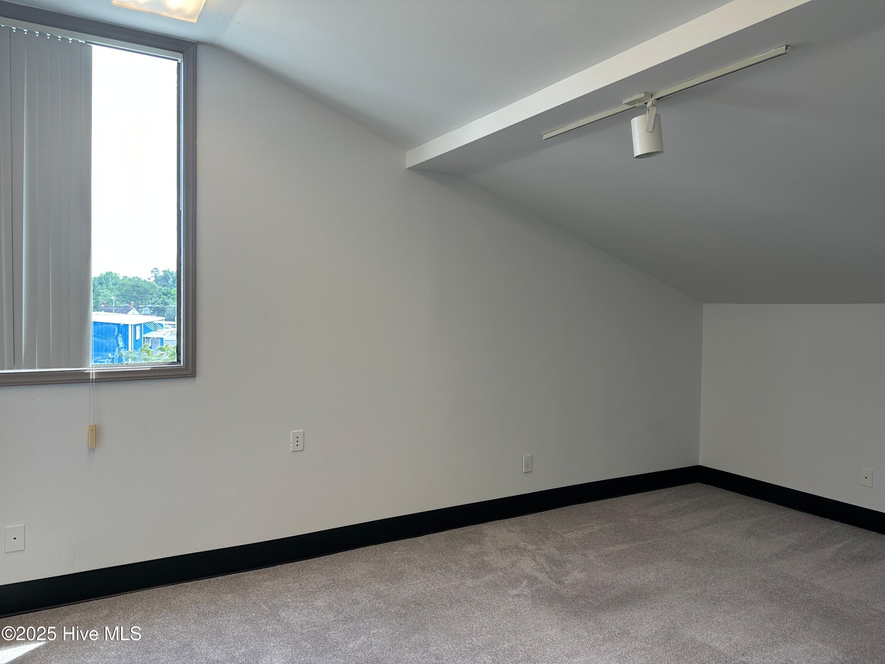 1901 Kent Street G /2nd Floor Property Photo 8