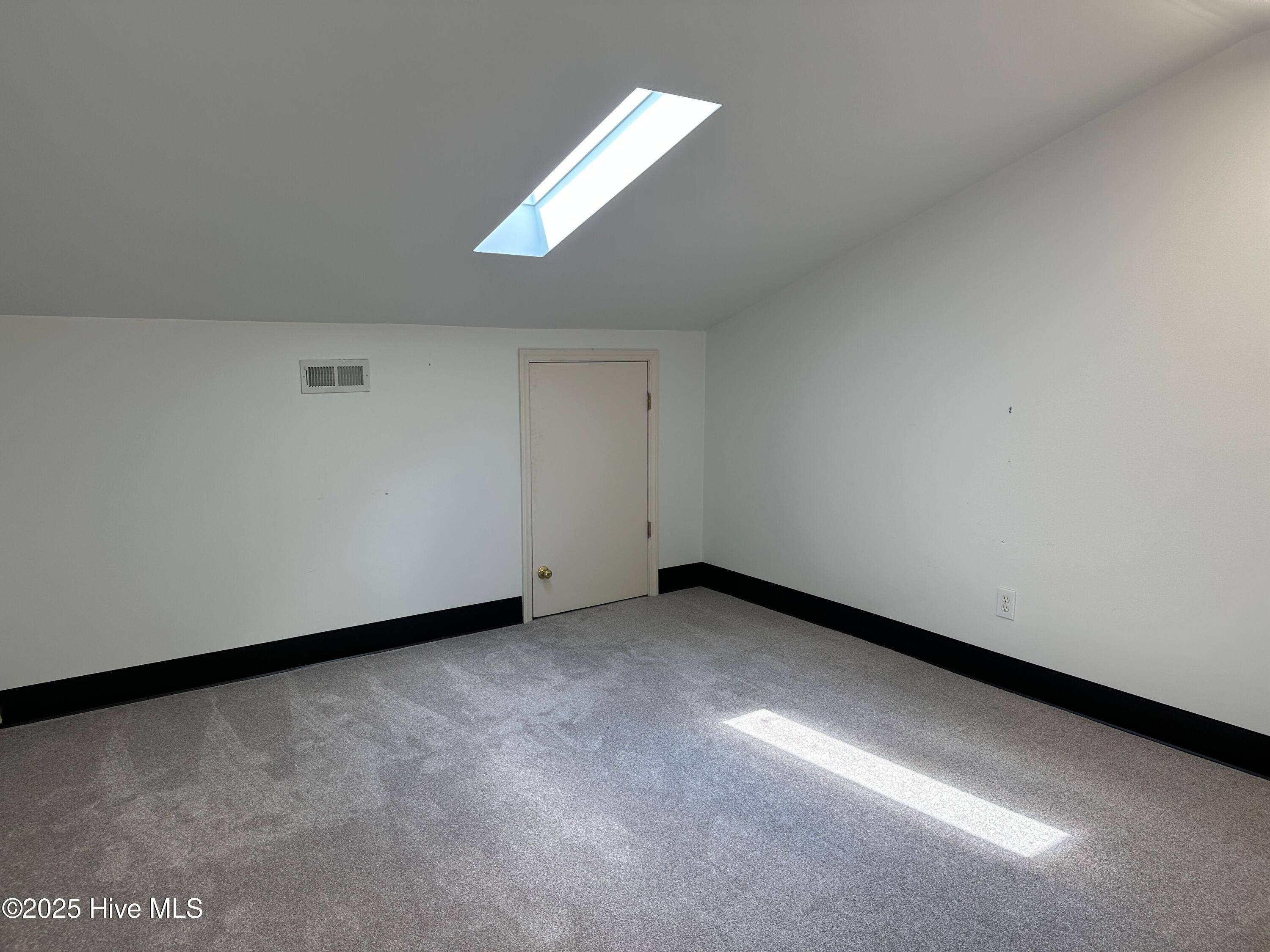 1901 Kent Street G /2nd Floor Property Photo 9