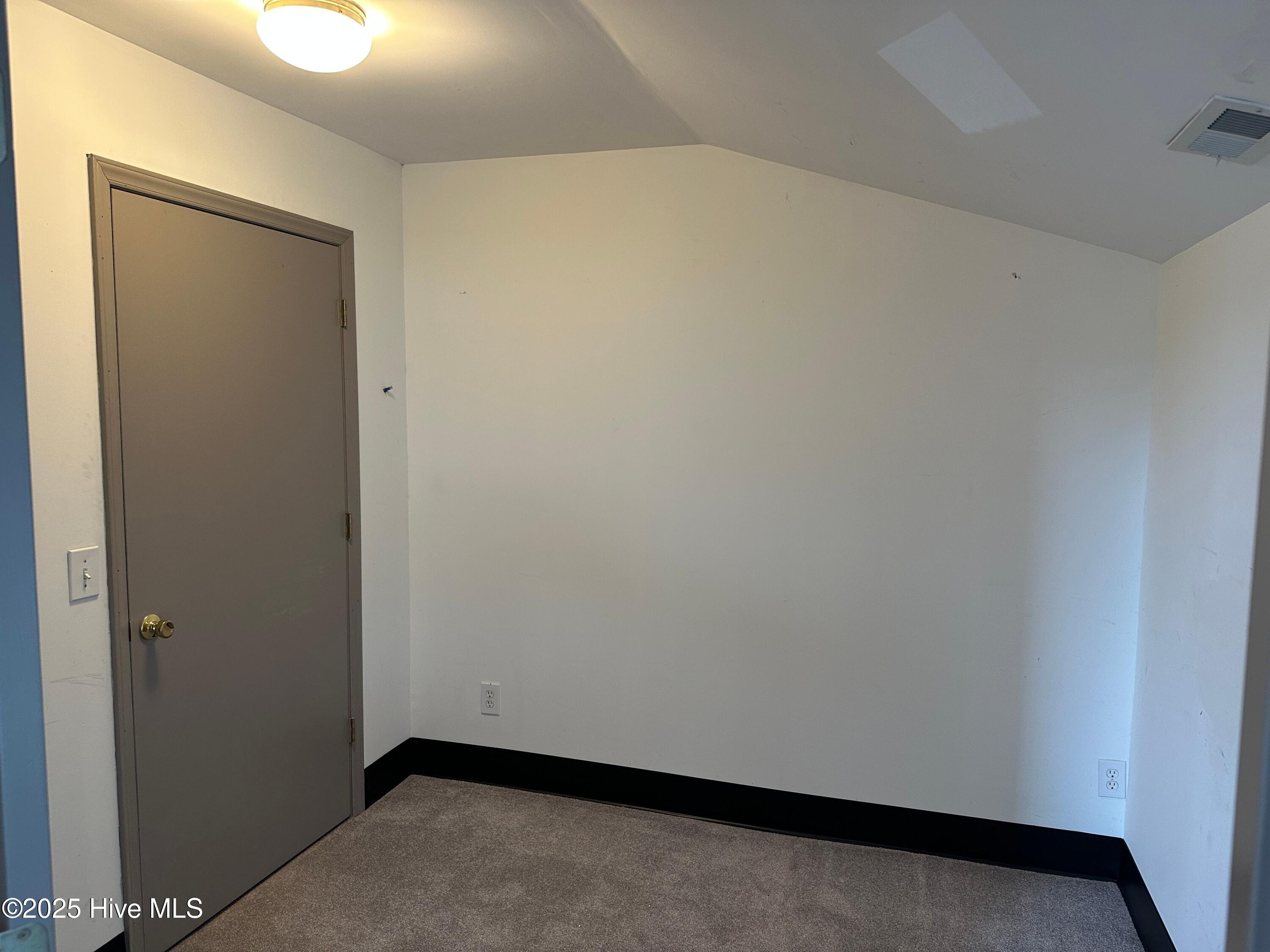 1901 Kent Street G /2nd Floor Property Photo 12