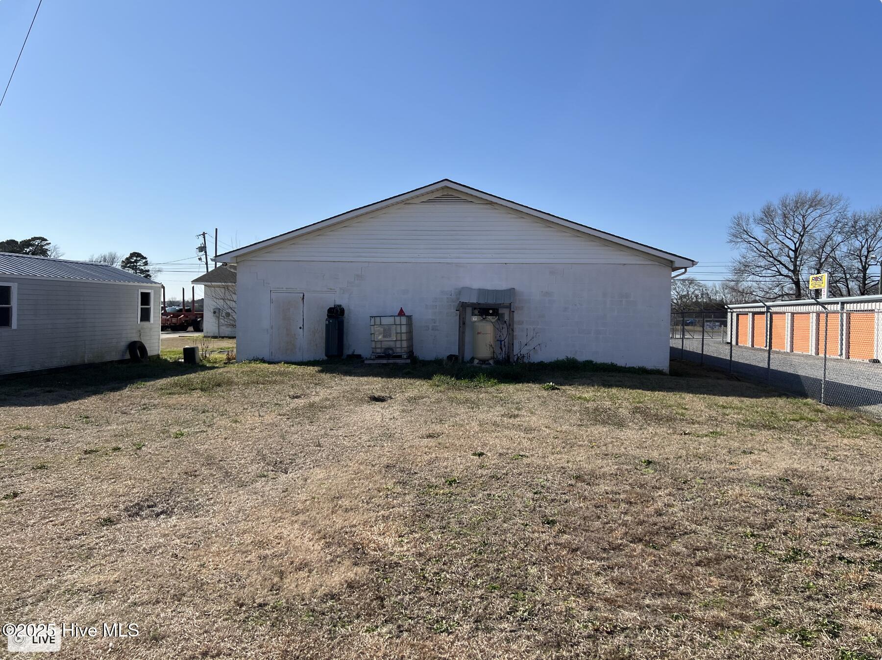 1524 Hobbton Highway Property Photo 5