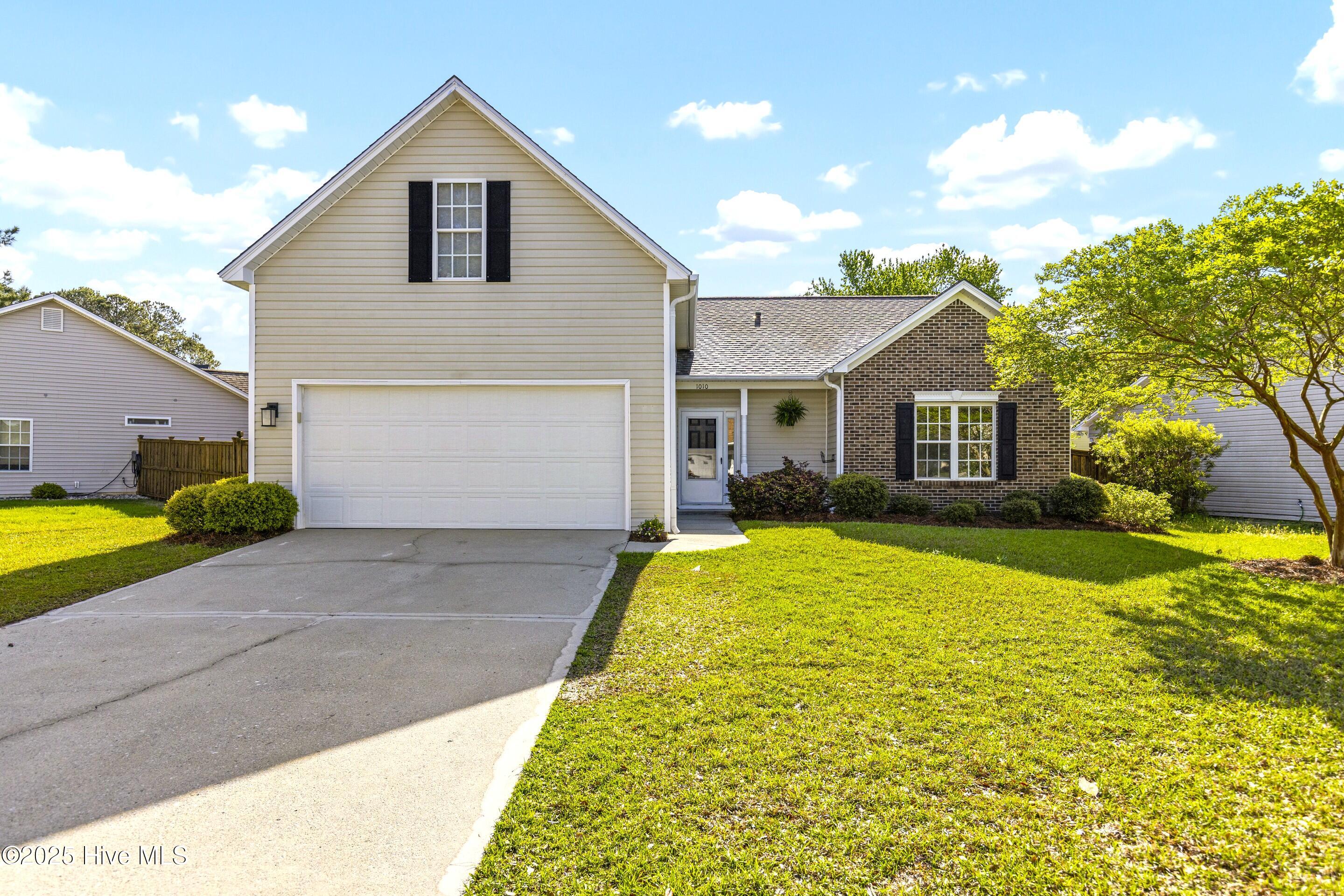 1010 Winterberry Circle Property Photo 1