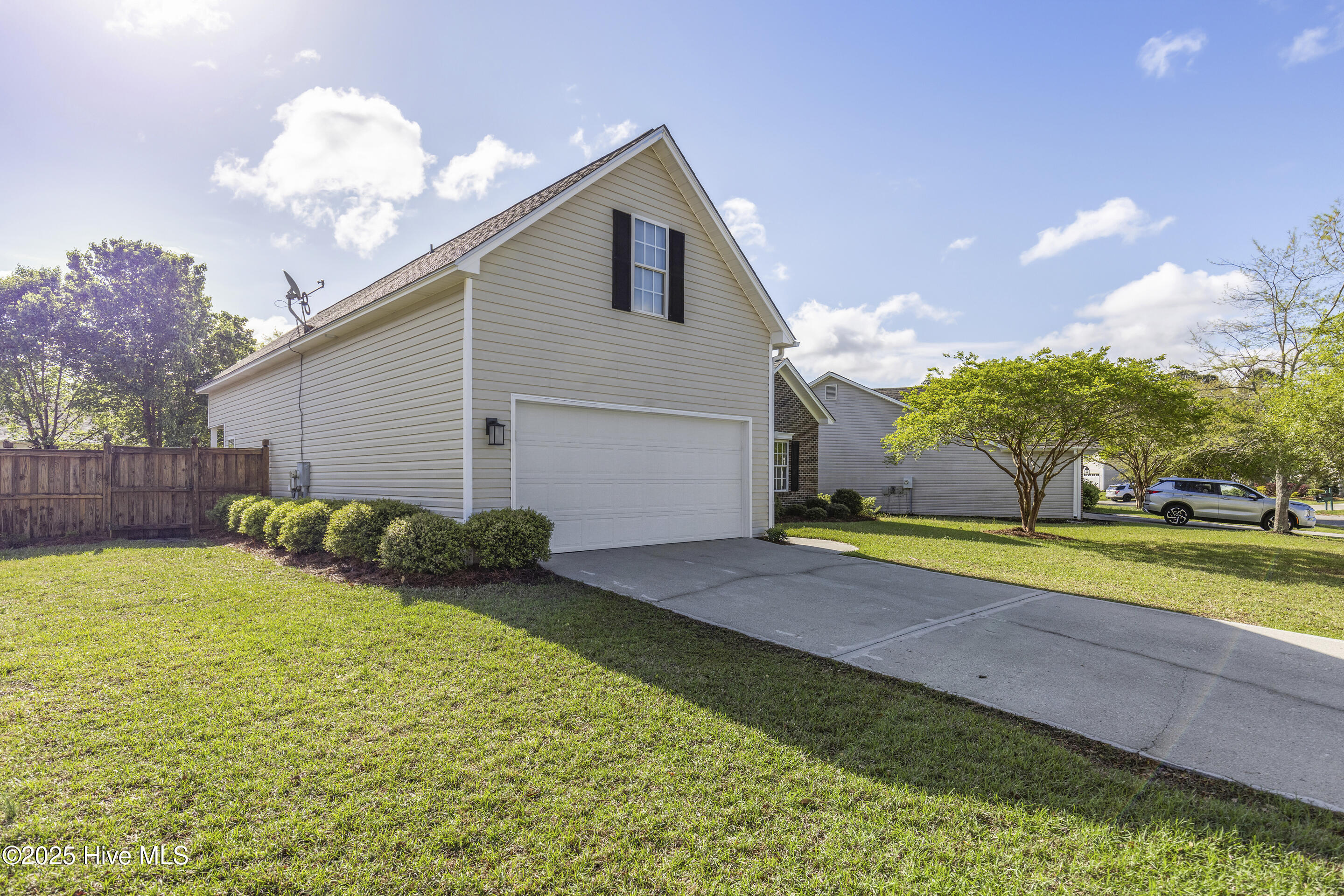 1010 Winterberry Circle Property Photo 4