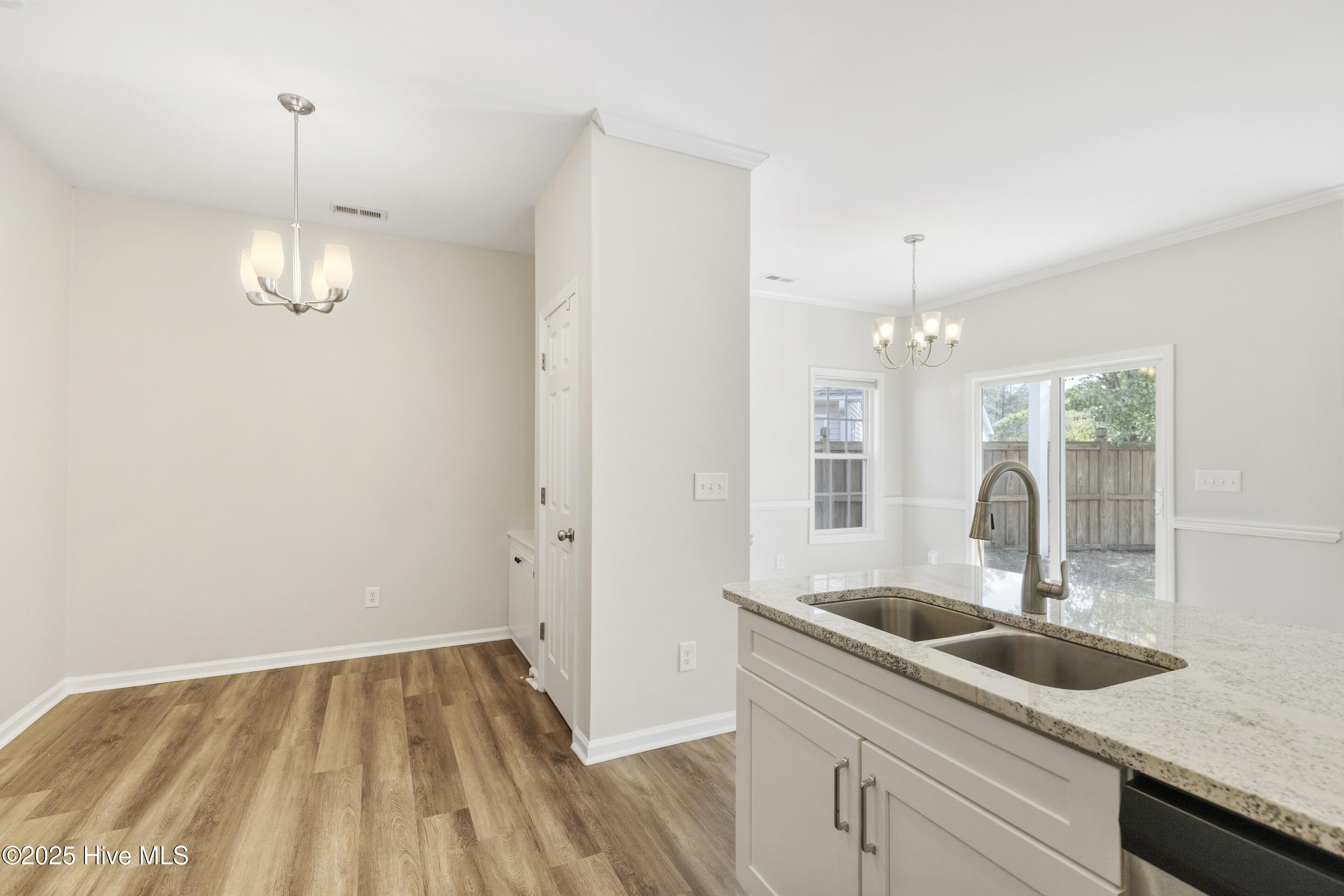 1010 Winterberry Circle Property Photo 17