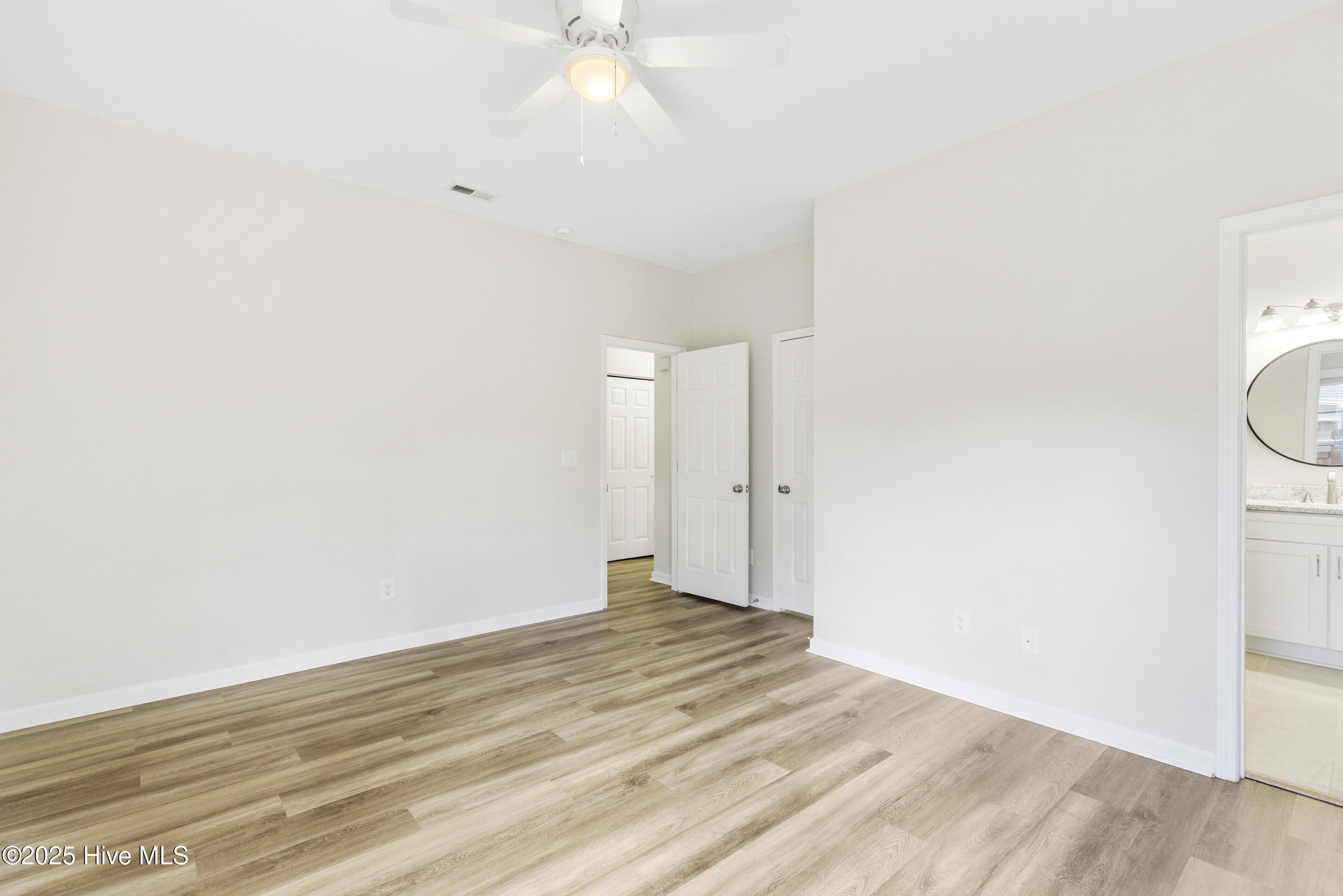 1010 Winterberry Circle Property Photo 27