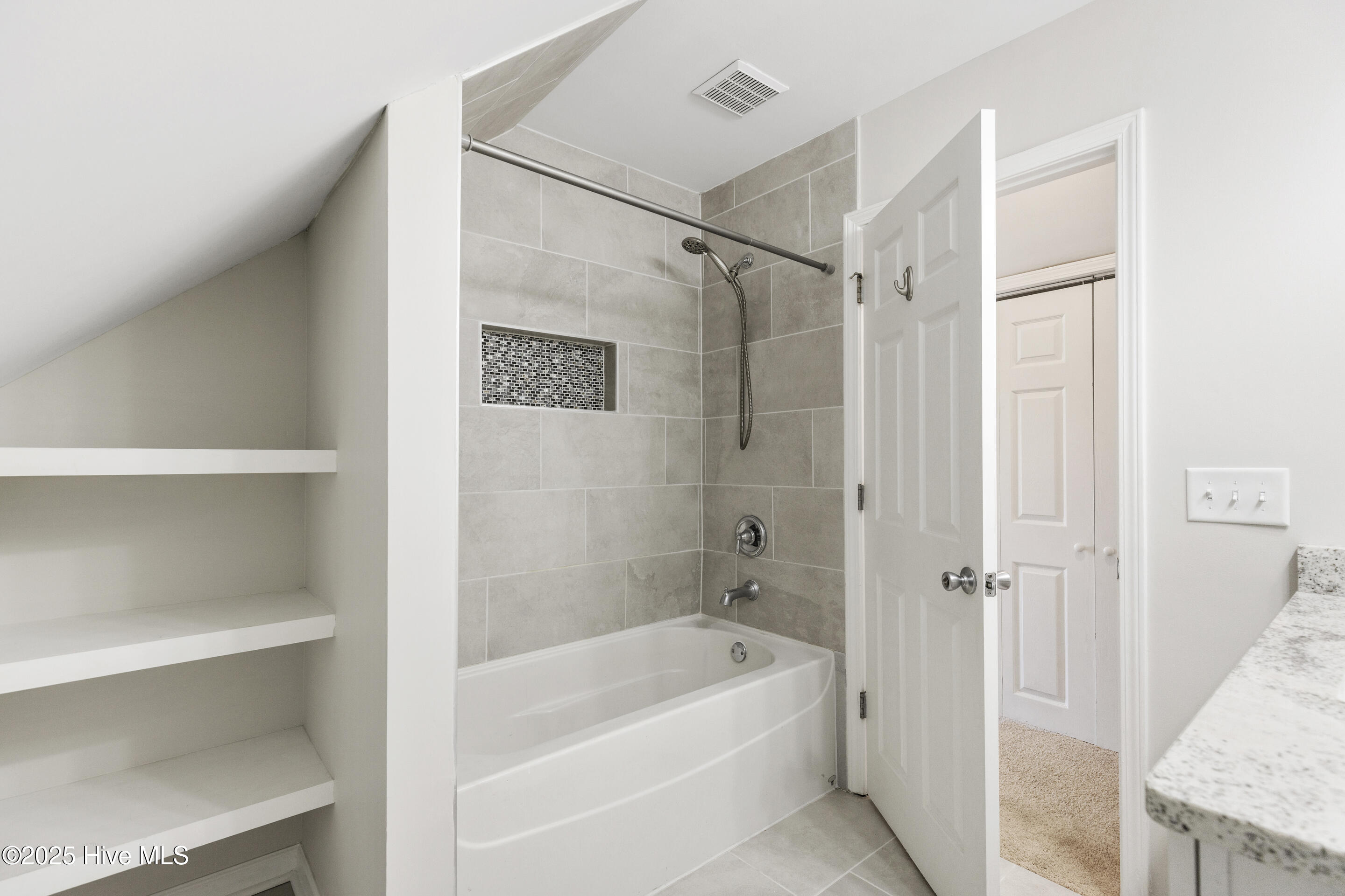 1010 Winterberry Circle Property Photo 44