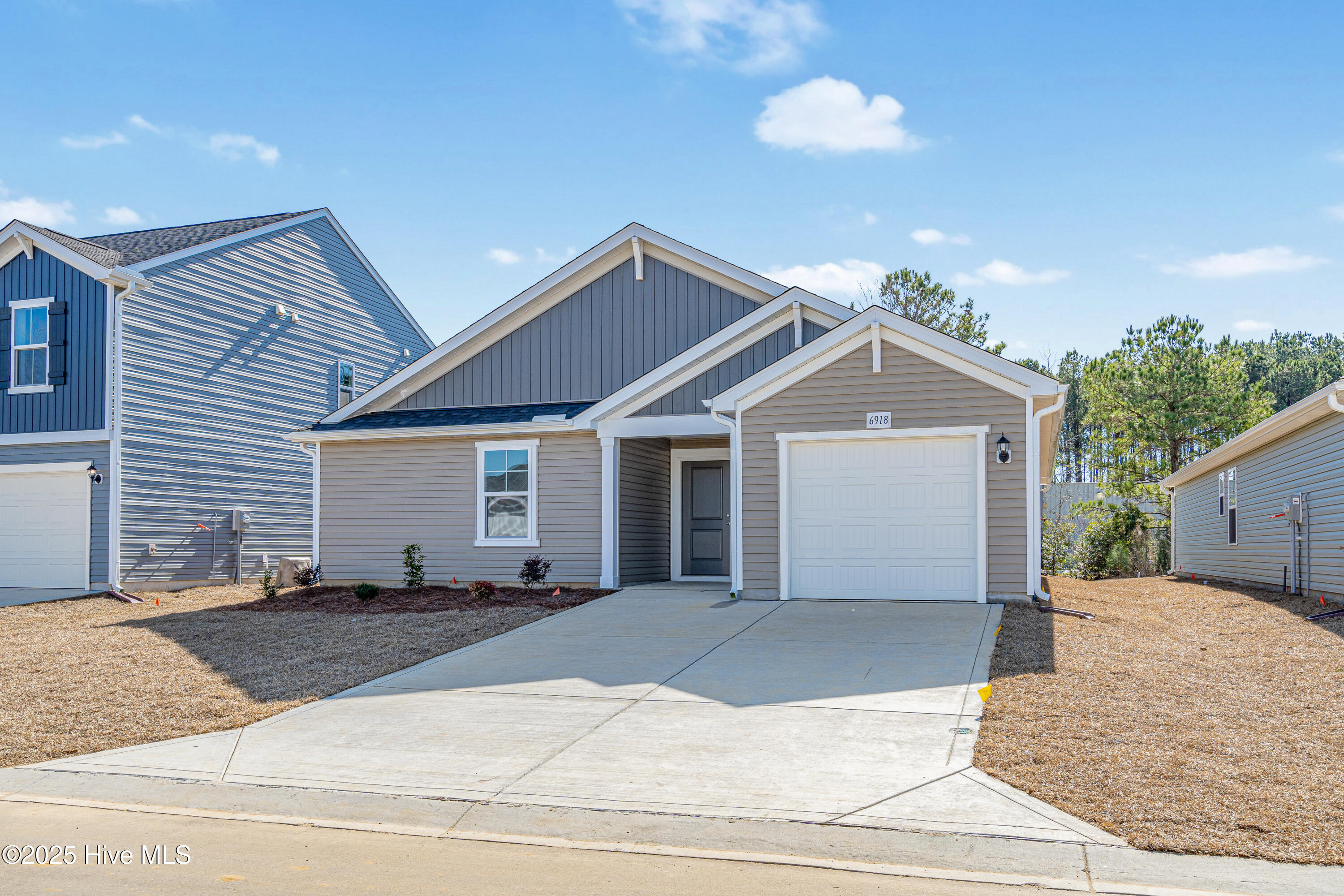 6918 Seaside Palms Place Property Photo 2