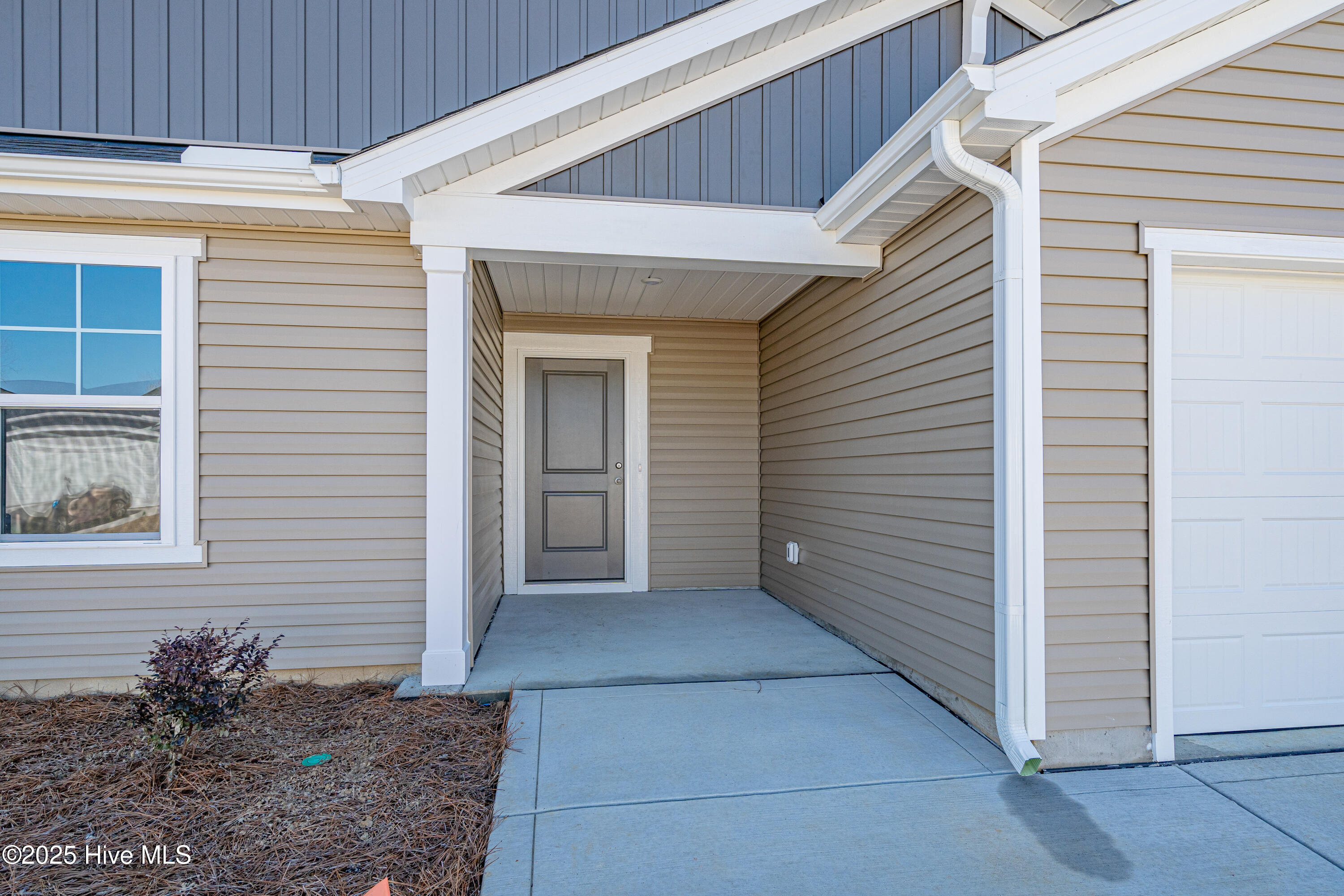6918 Seaside Palms Place Property Photo 3