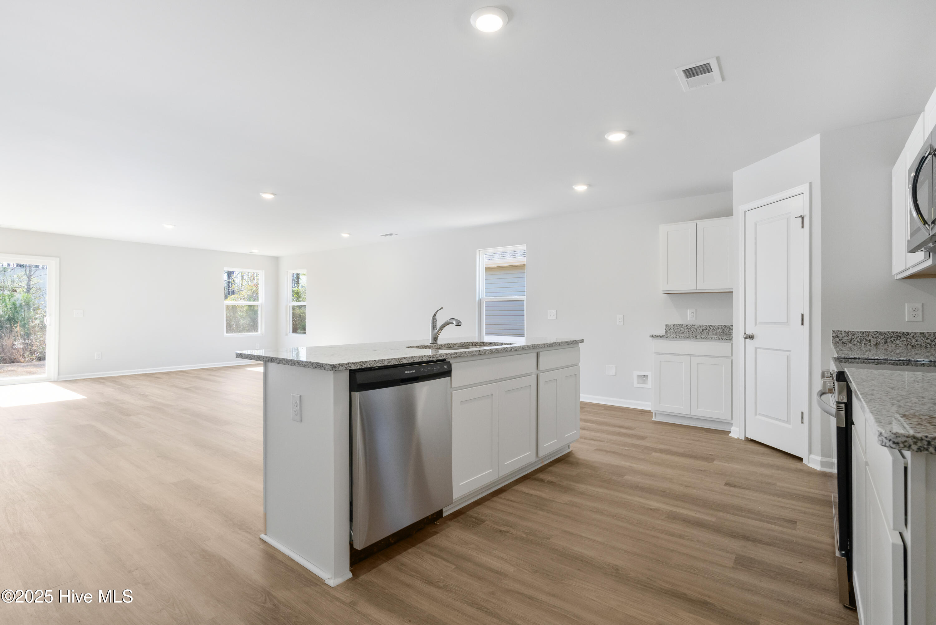 6918 Seaside Palms Place Property Photo 17