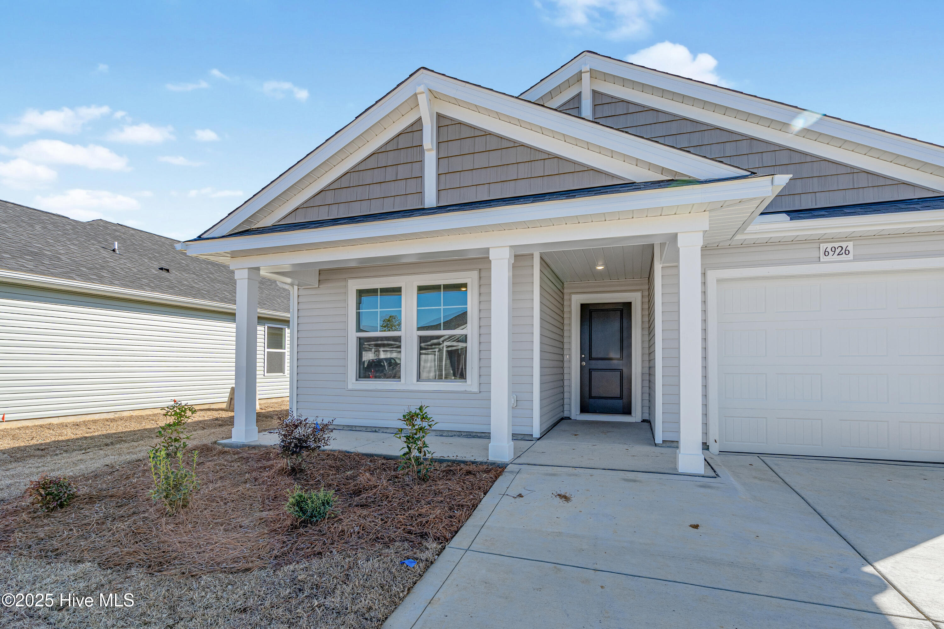 6926 Seaside Palms Place Property Photo 3