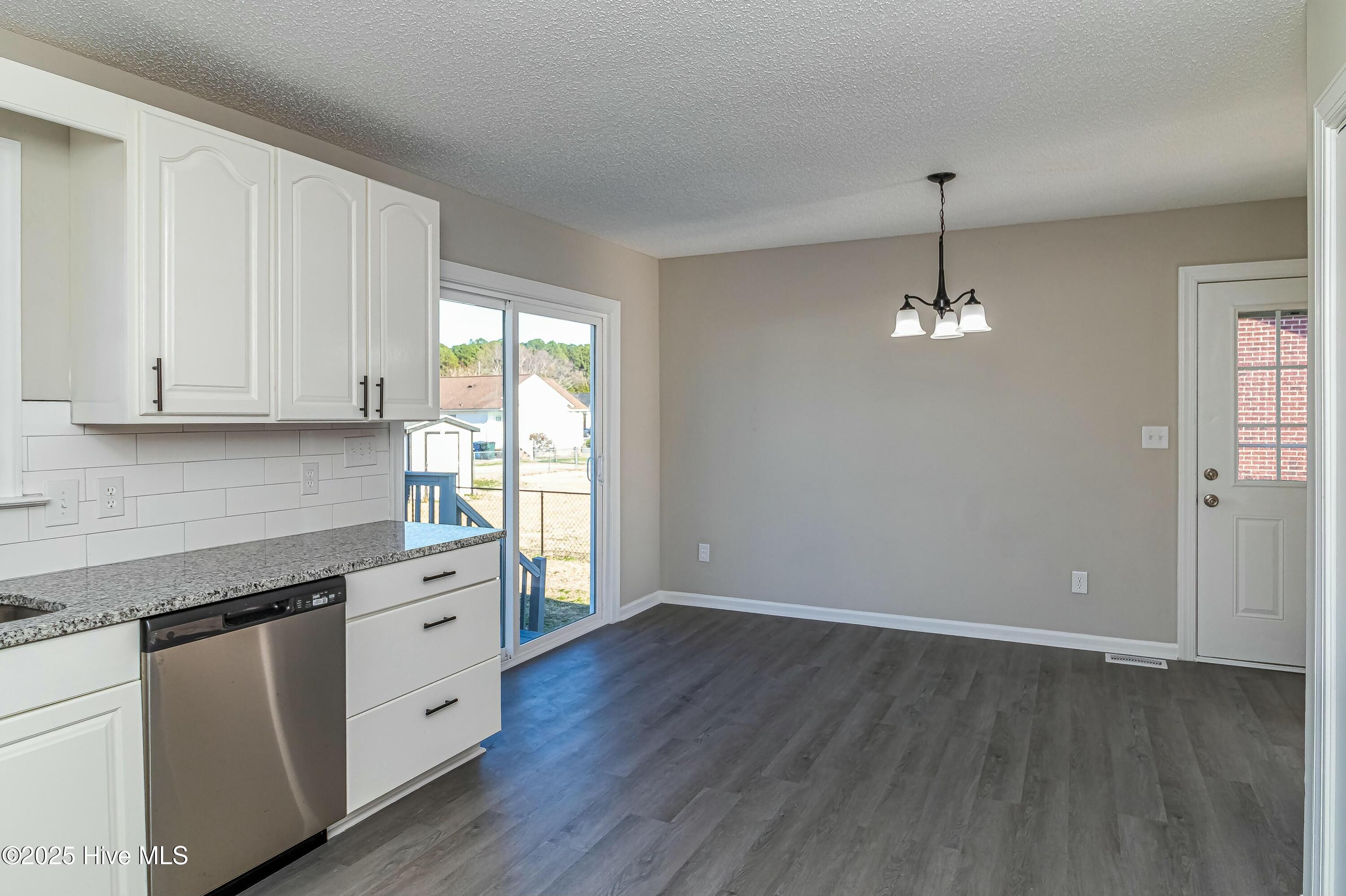 1005 Pamela Drive Property Photo 7