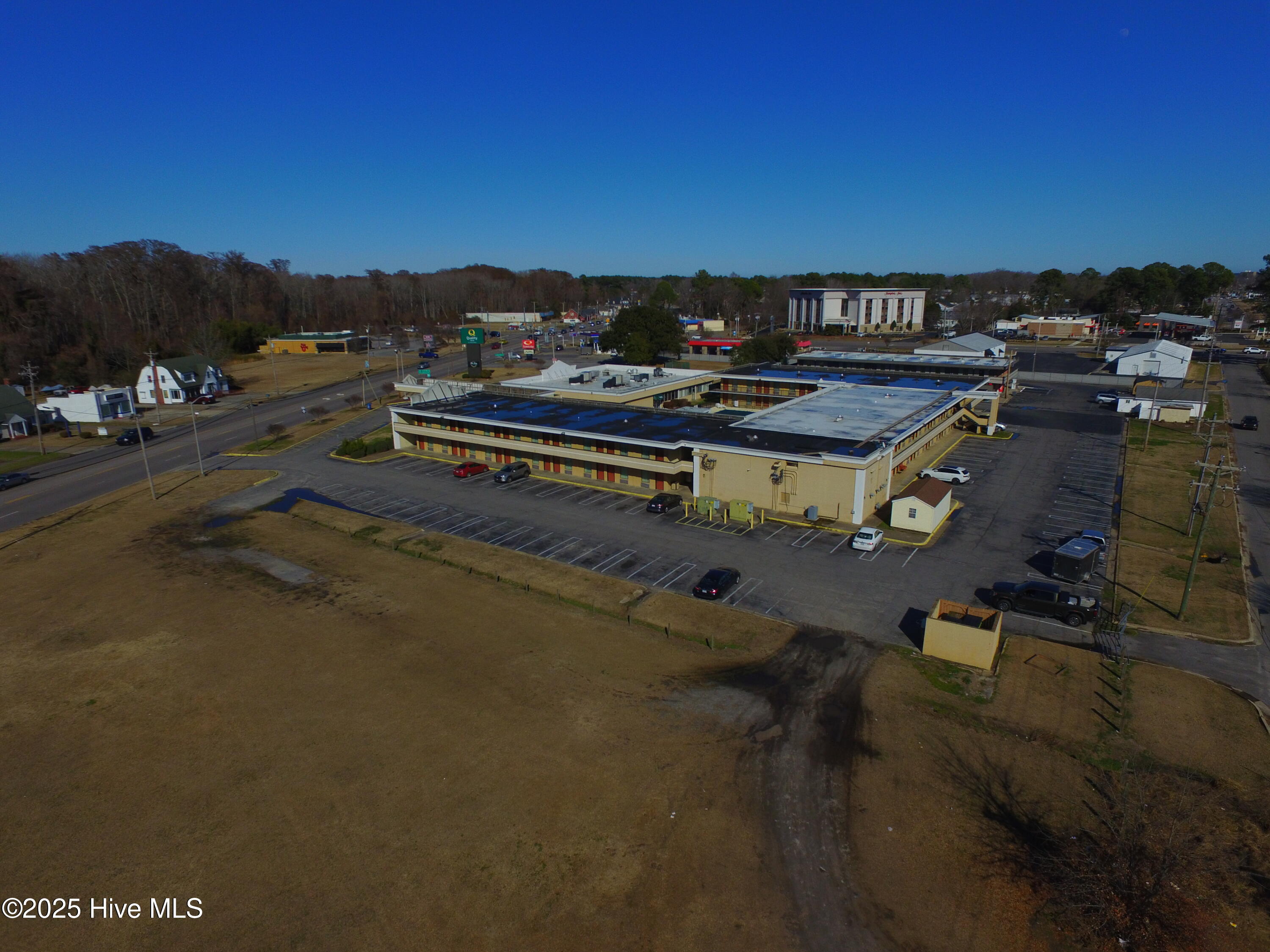 530 S Hughes Boulevard Property Photo 4