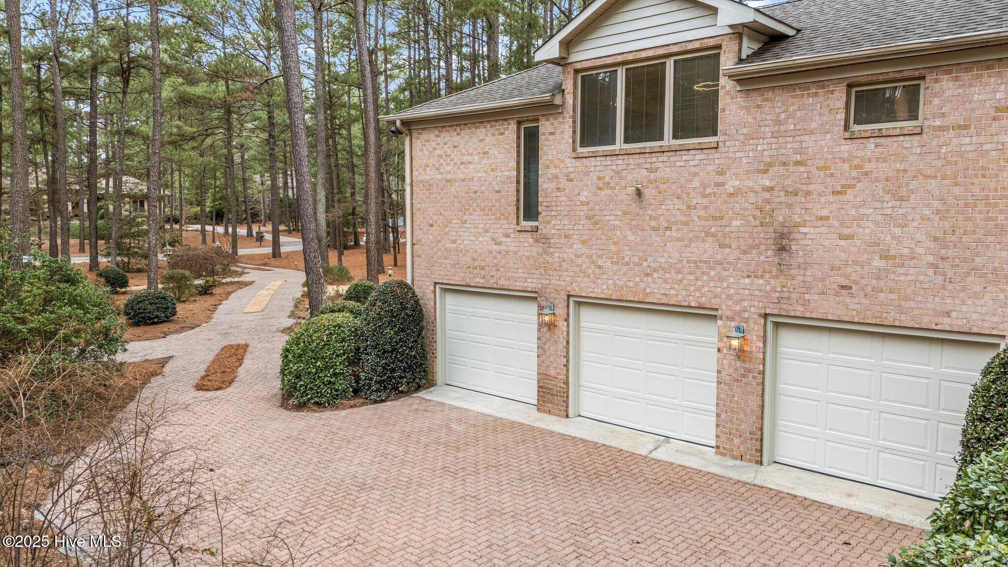 17 Mcmichael Drive Property Photo 9