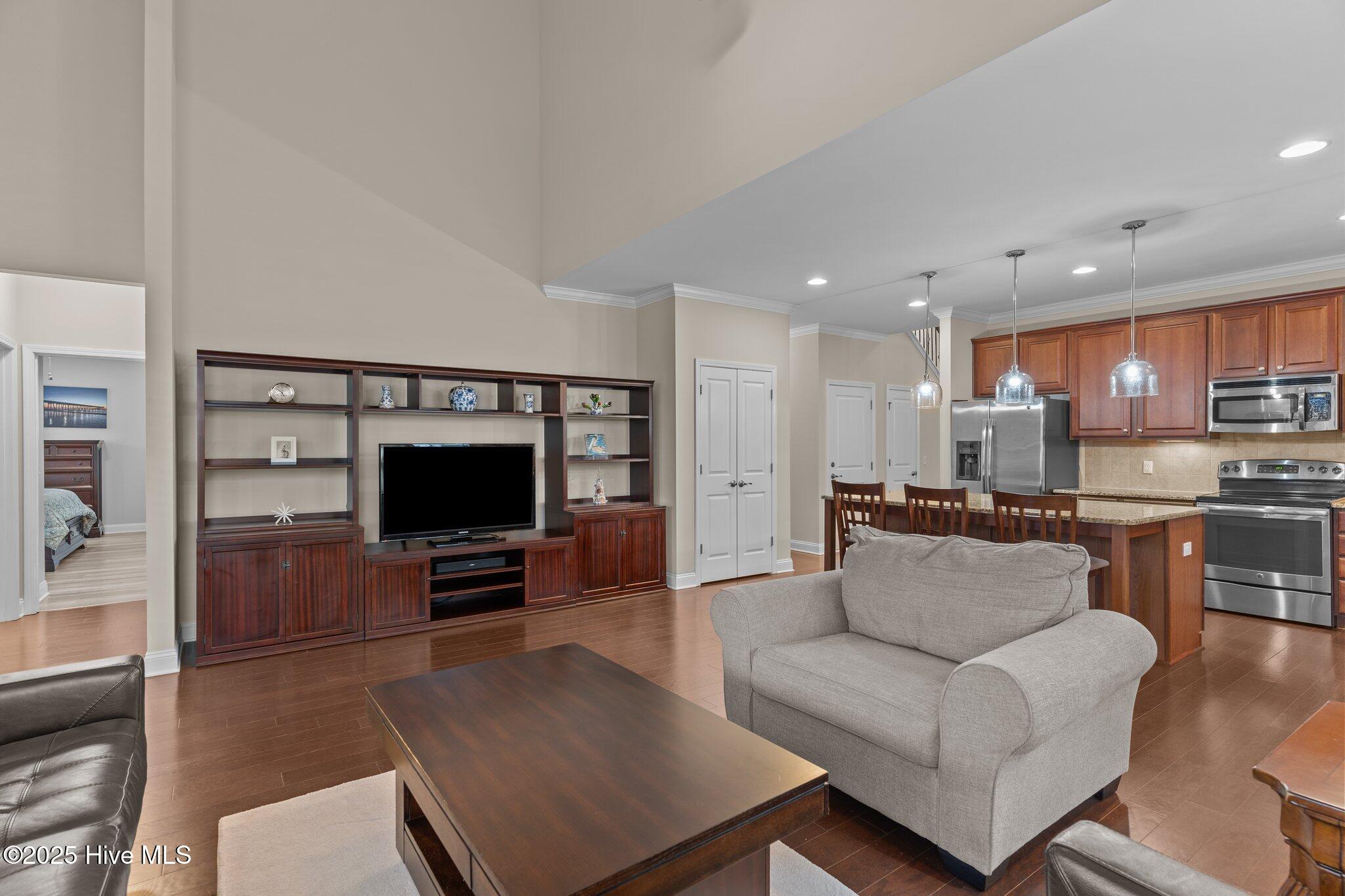 817 Cupola Drive Property Photo 16