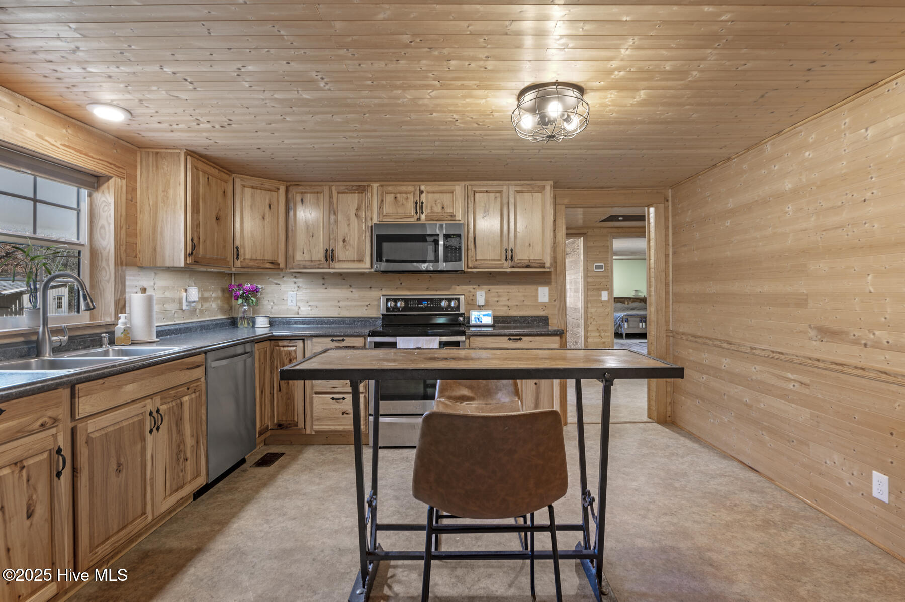 577 Dixon Road Unit D Property Photo 21