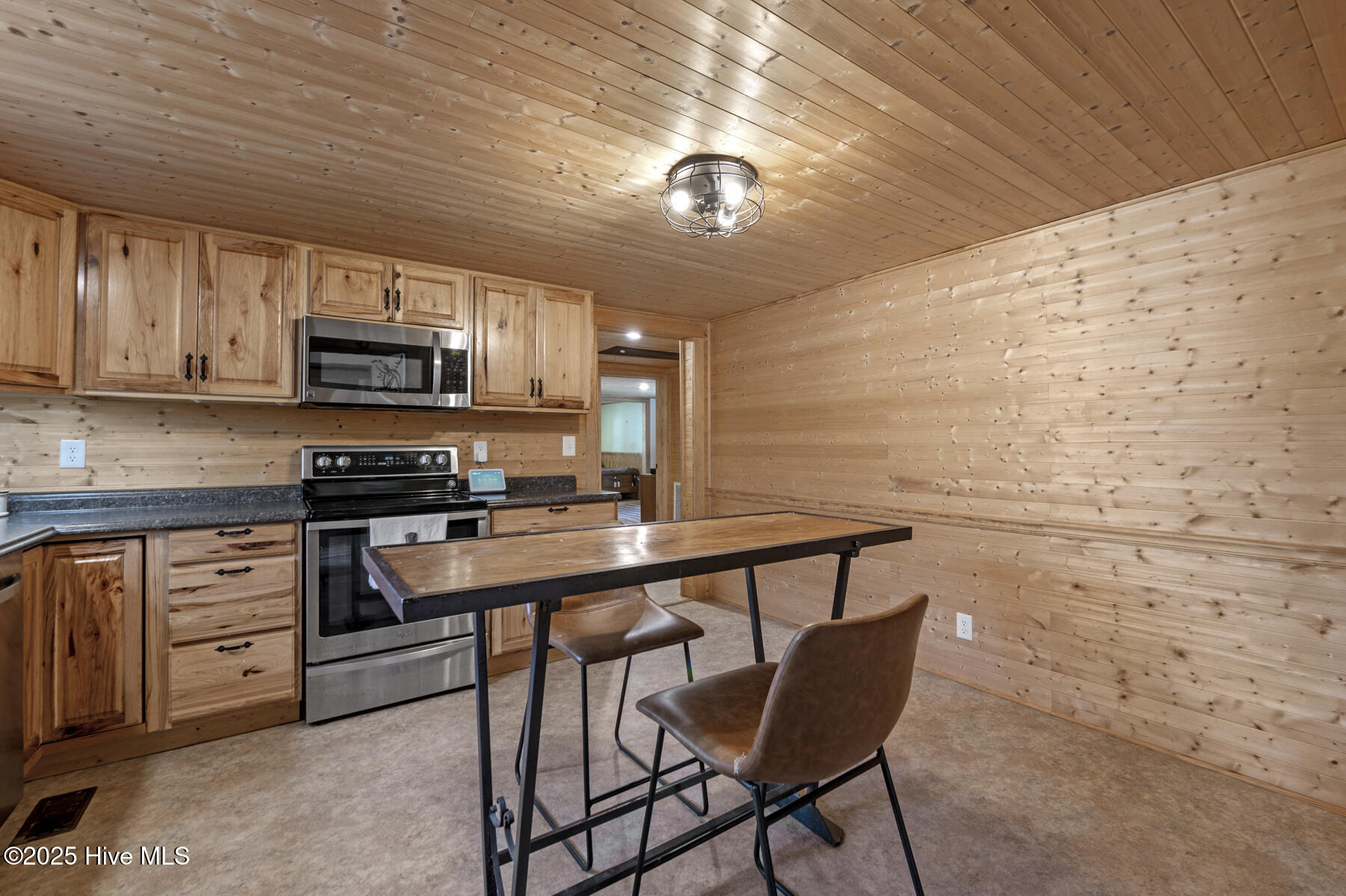 577 Dixon Road Unit D Property Photo 22