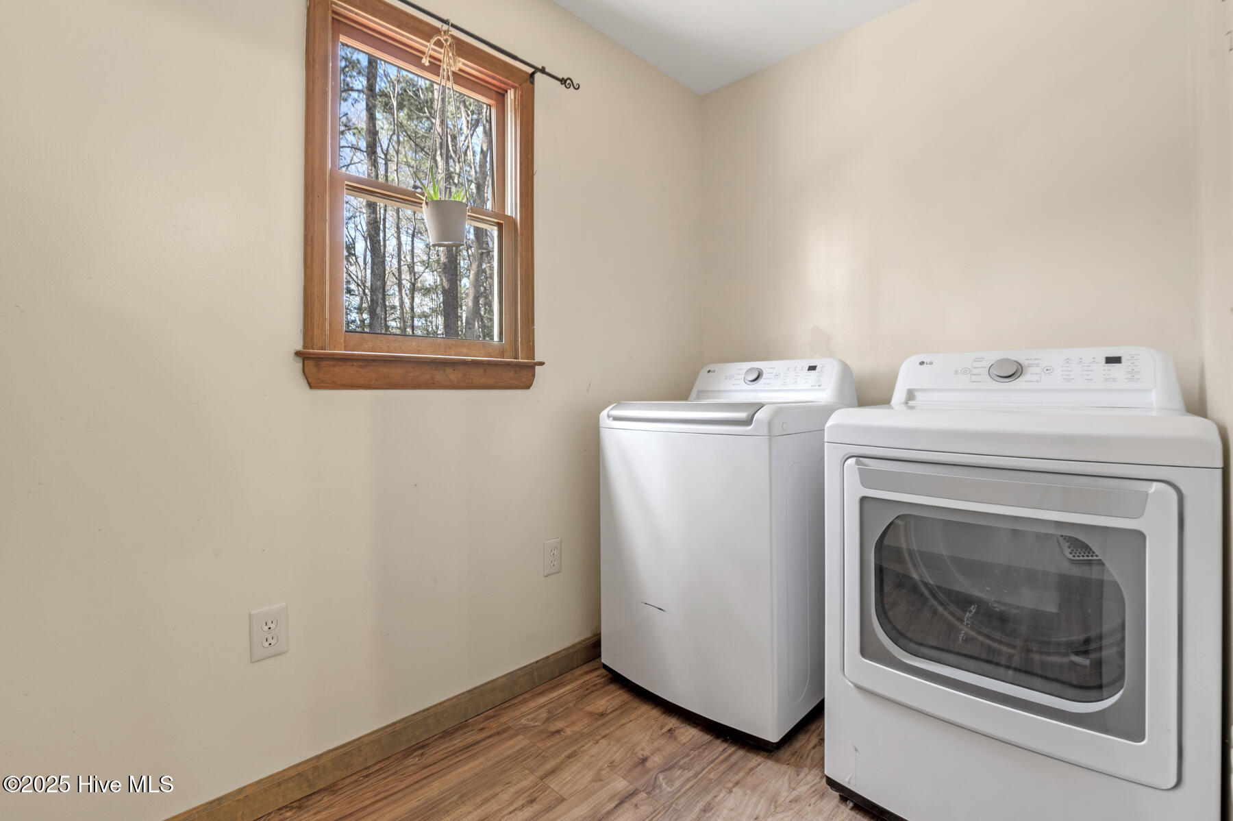 577 Dixon Road Unit D Property Photo 26