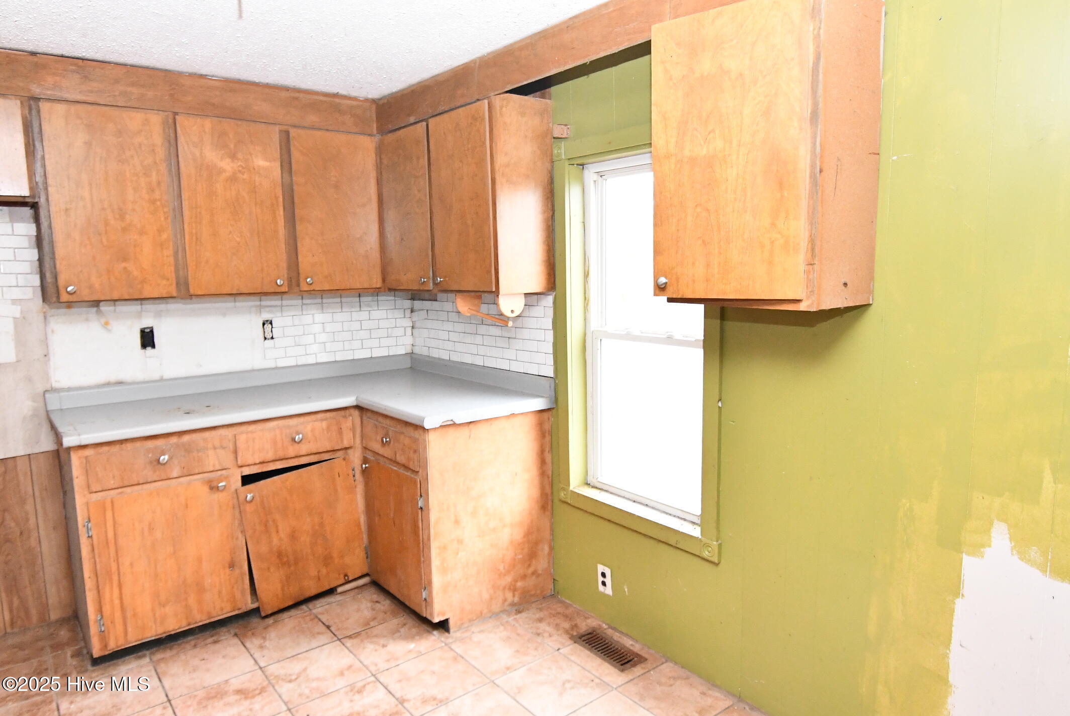 8703 Newland Road Property Photo 5
