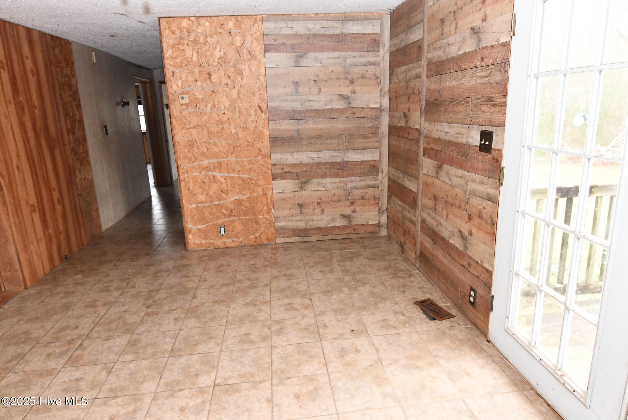 8703 Newland Road Property Photo 8