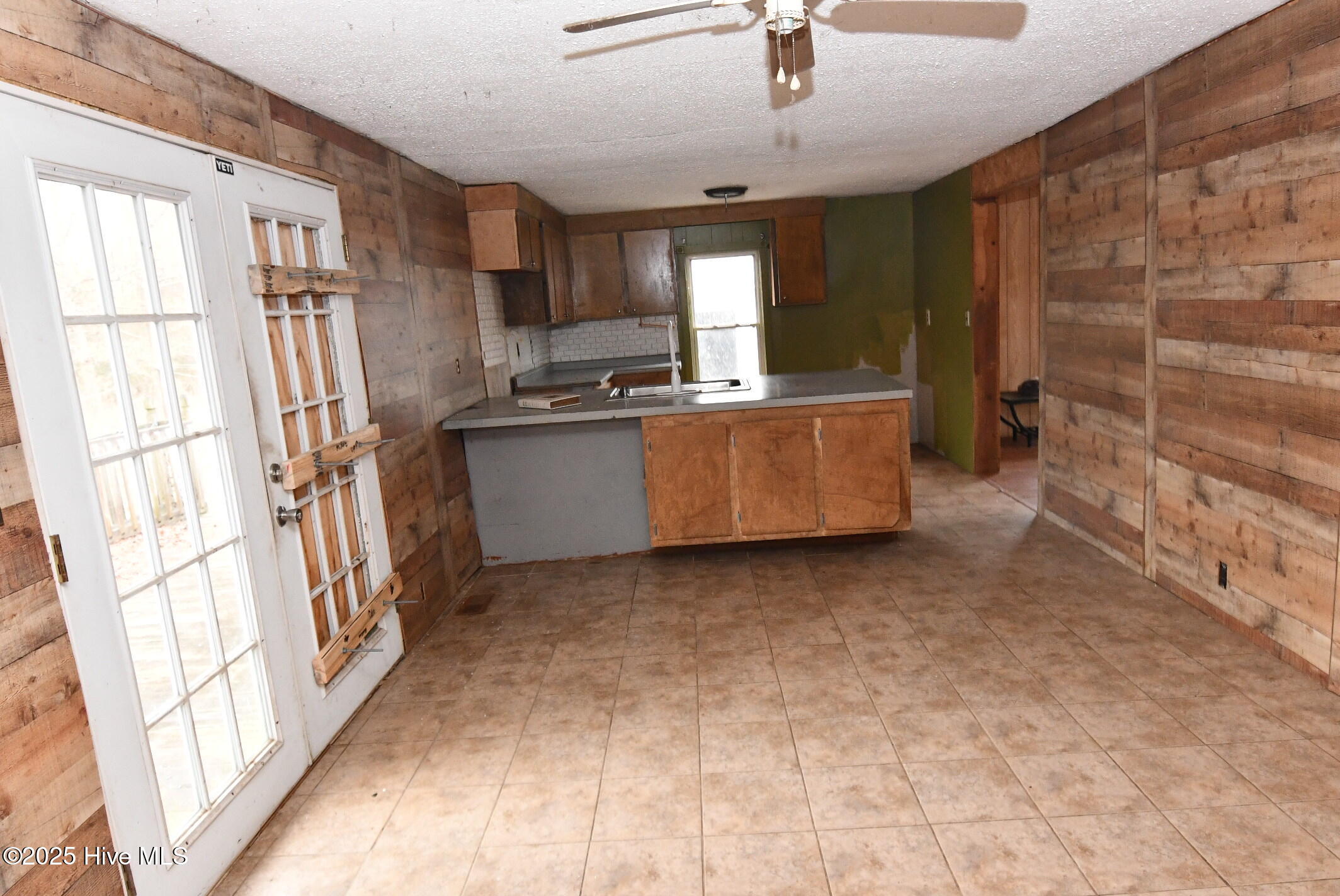 8703 Newland Road Property Photo 9