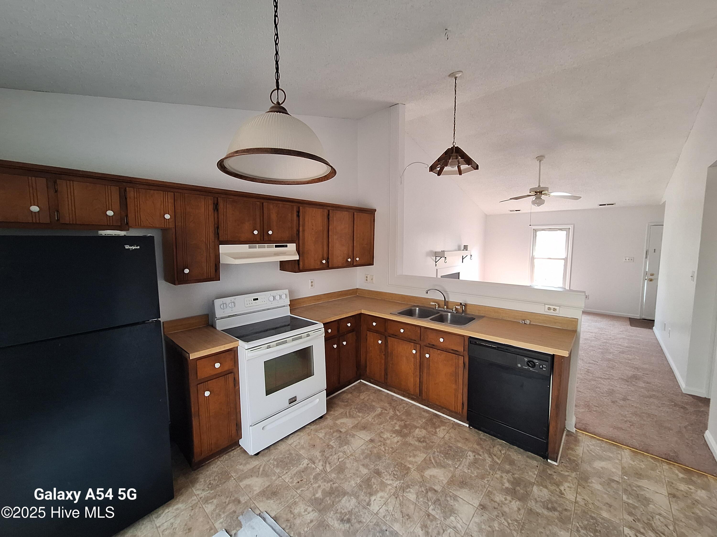 135 Twin Wood Drive Property Photo 3