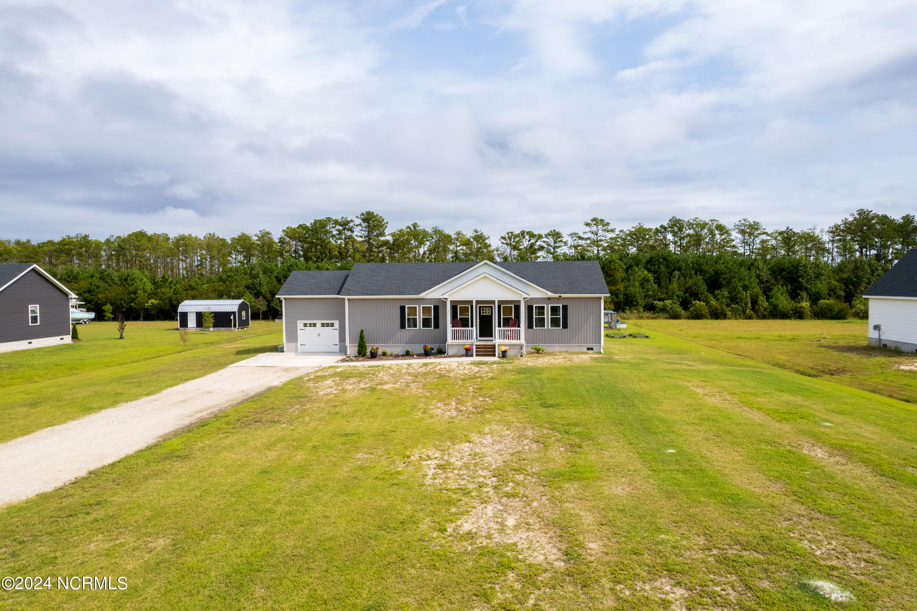 135 Otter Loop Property Photo 3