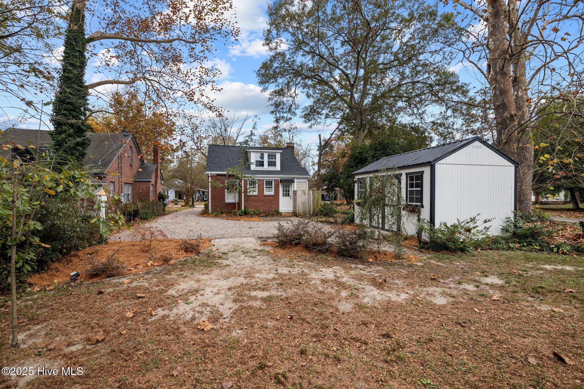 102 E 13th Street Property Photo 7