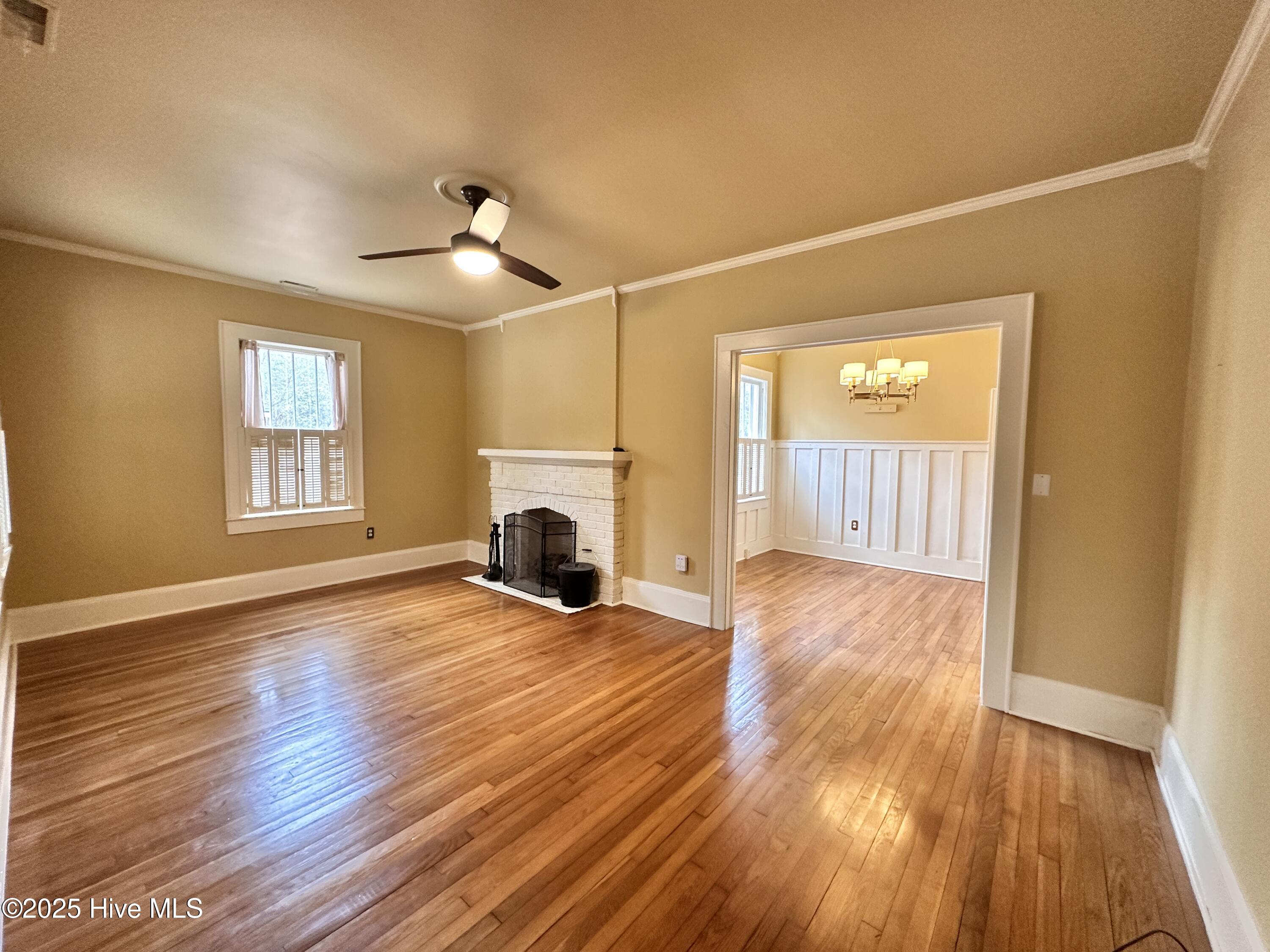 102 E 13th Street Property Photo 10