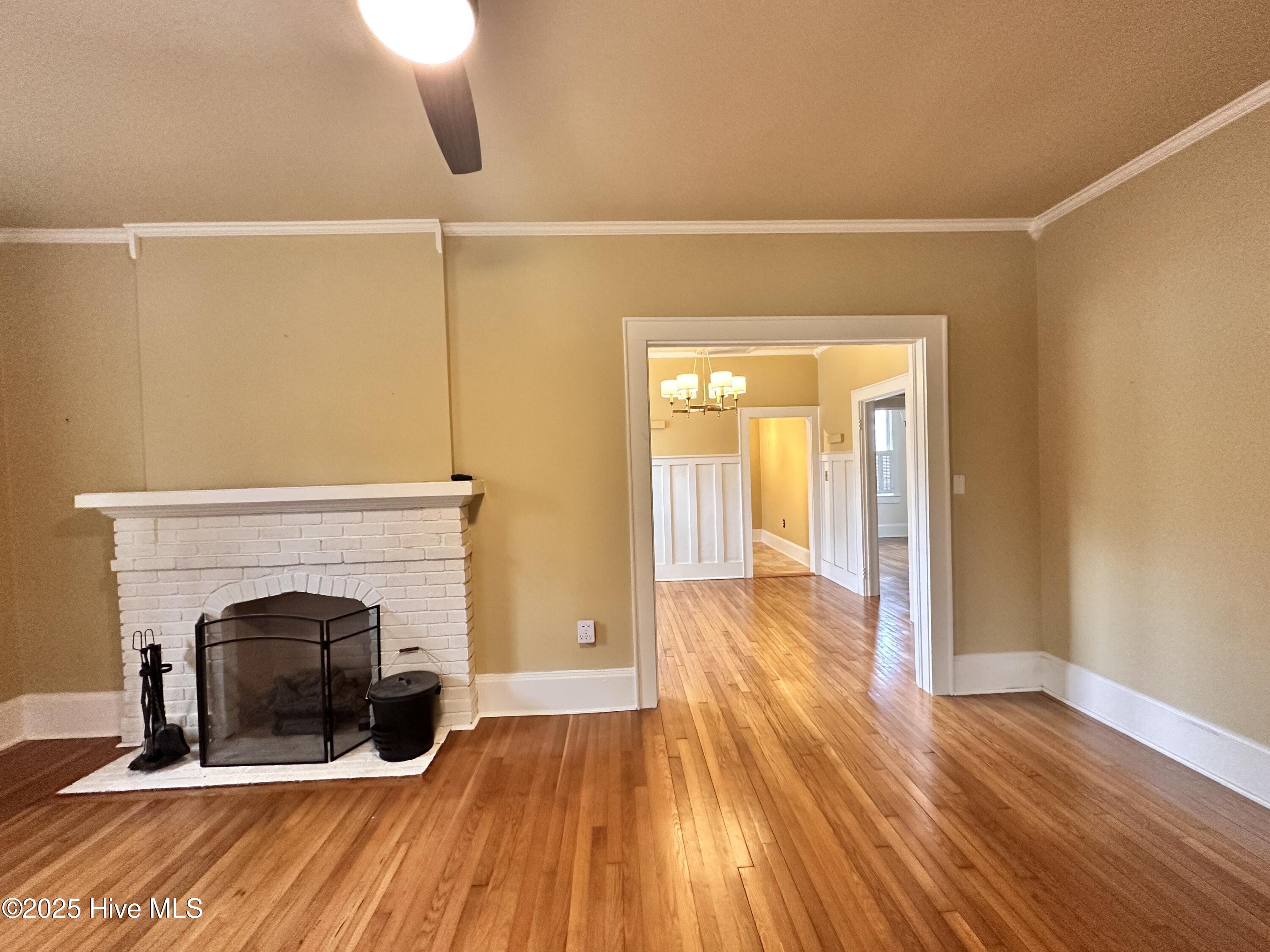 102 E 13th Street Property Photo 11