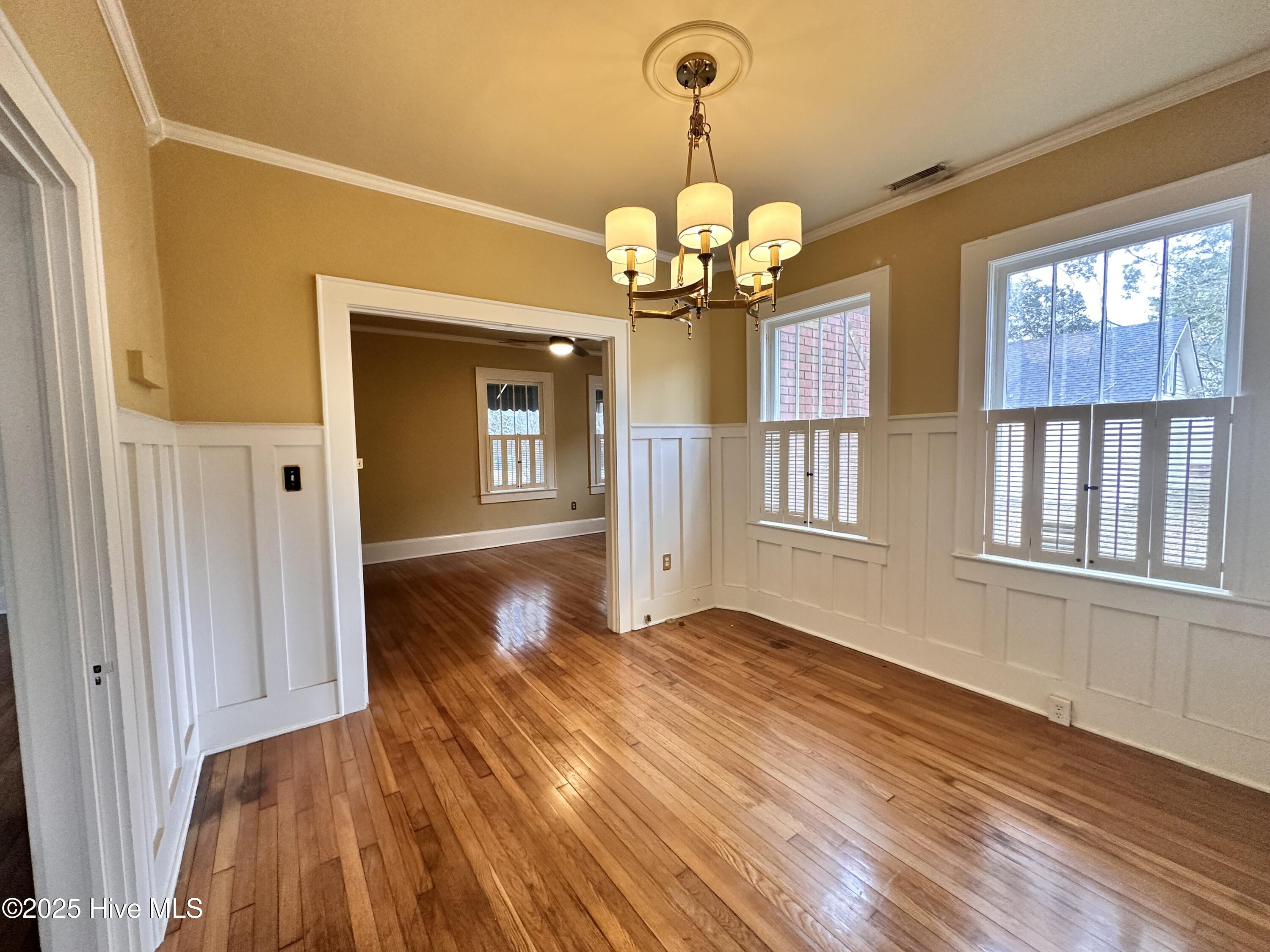 102 E 13th Street Property Photo 12